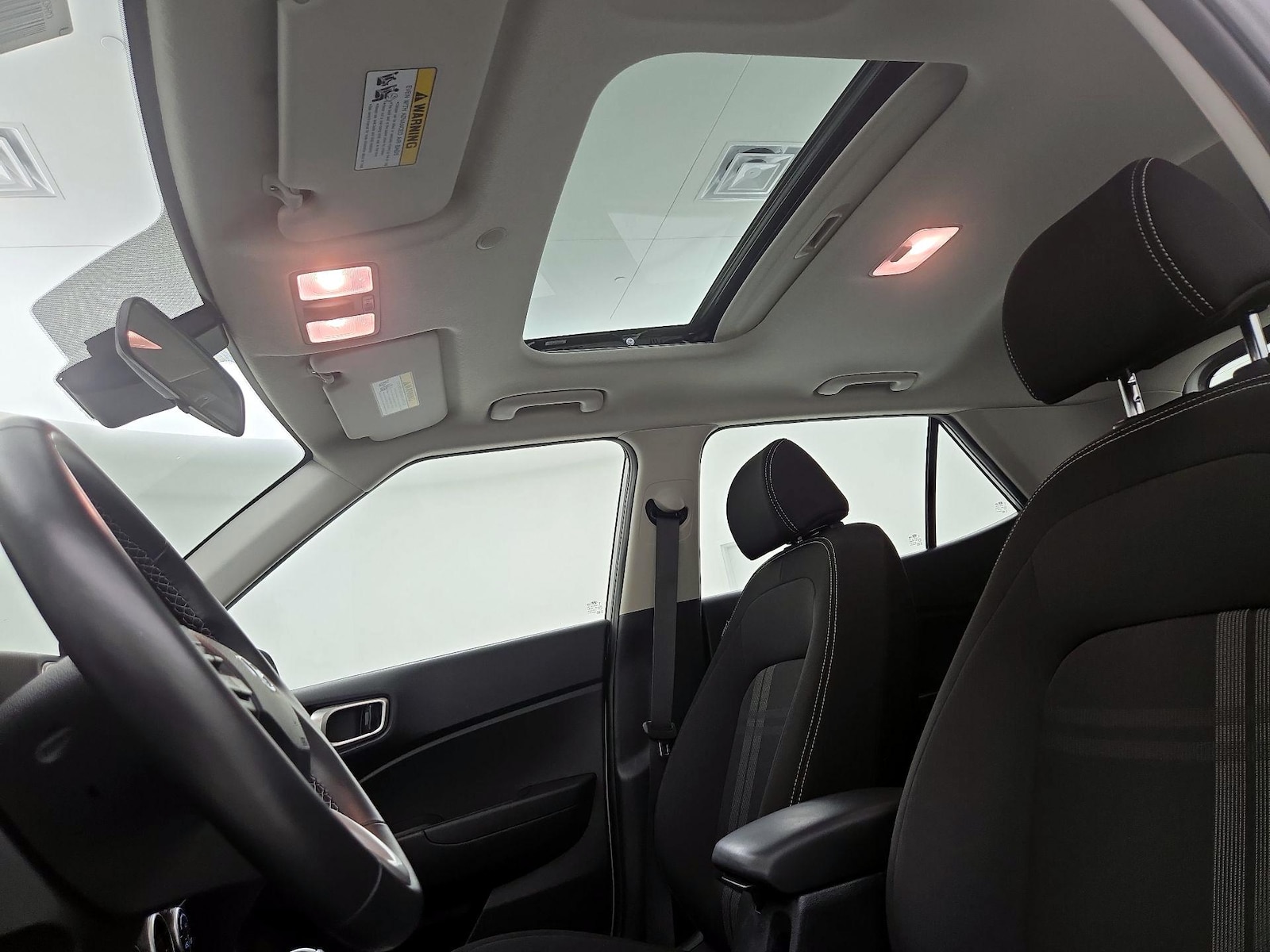 2025 Hyundai Venue SEL - Photo 20