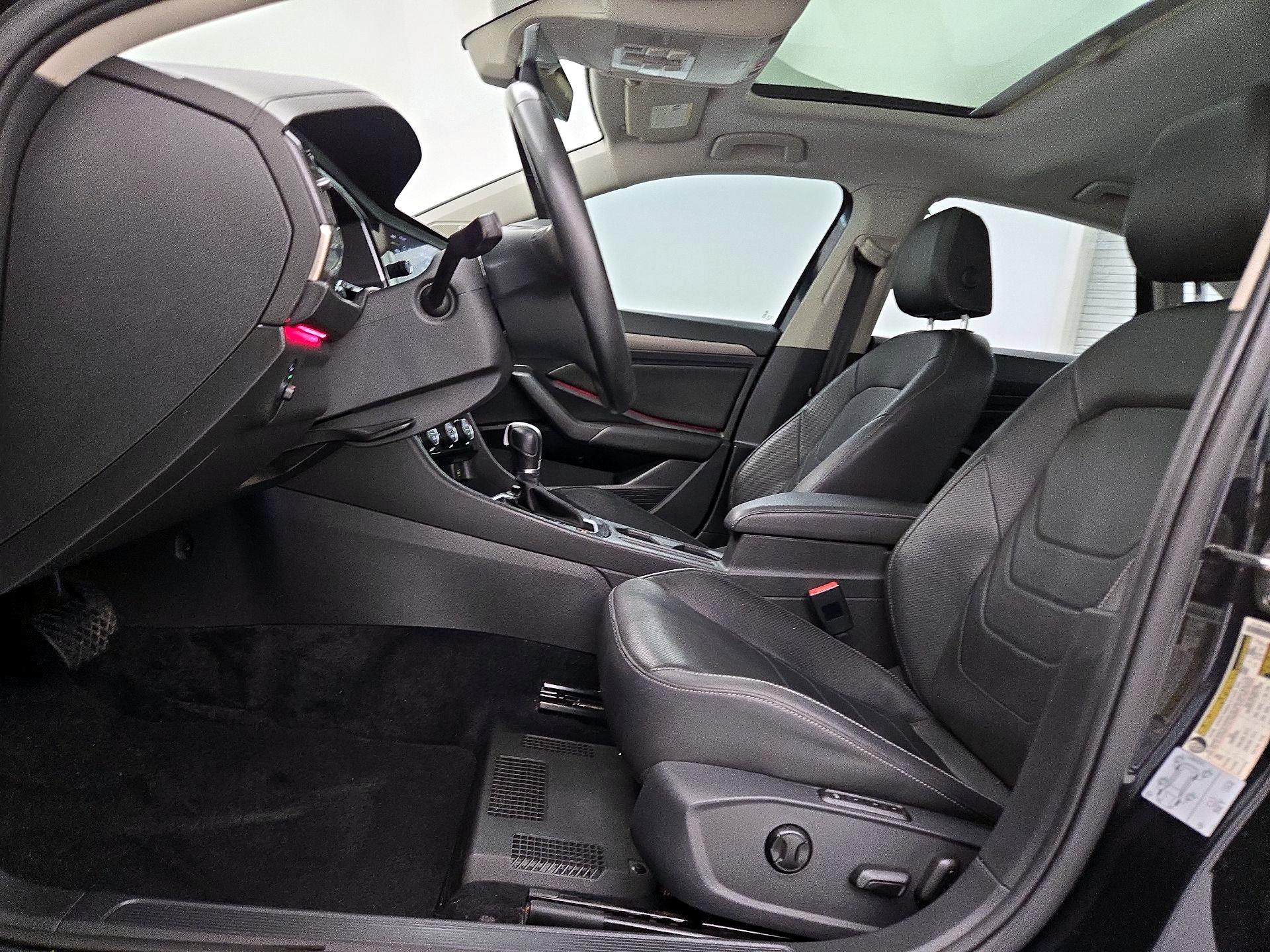 Thumbnail: 2019 Volkswagen Jetta - 11