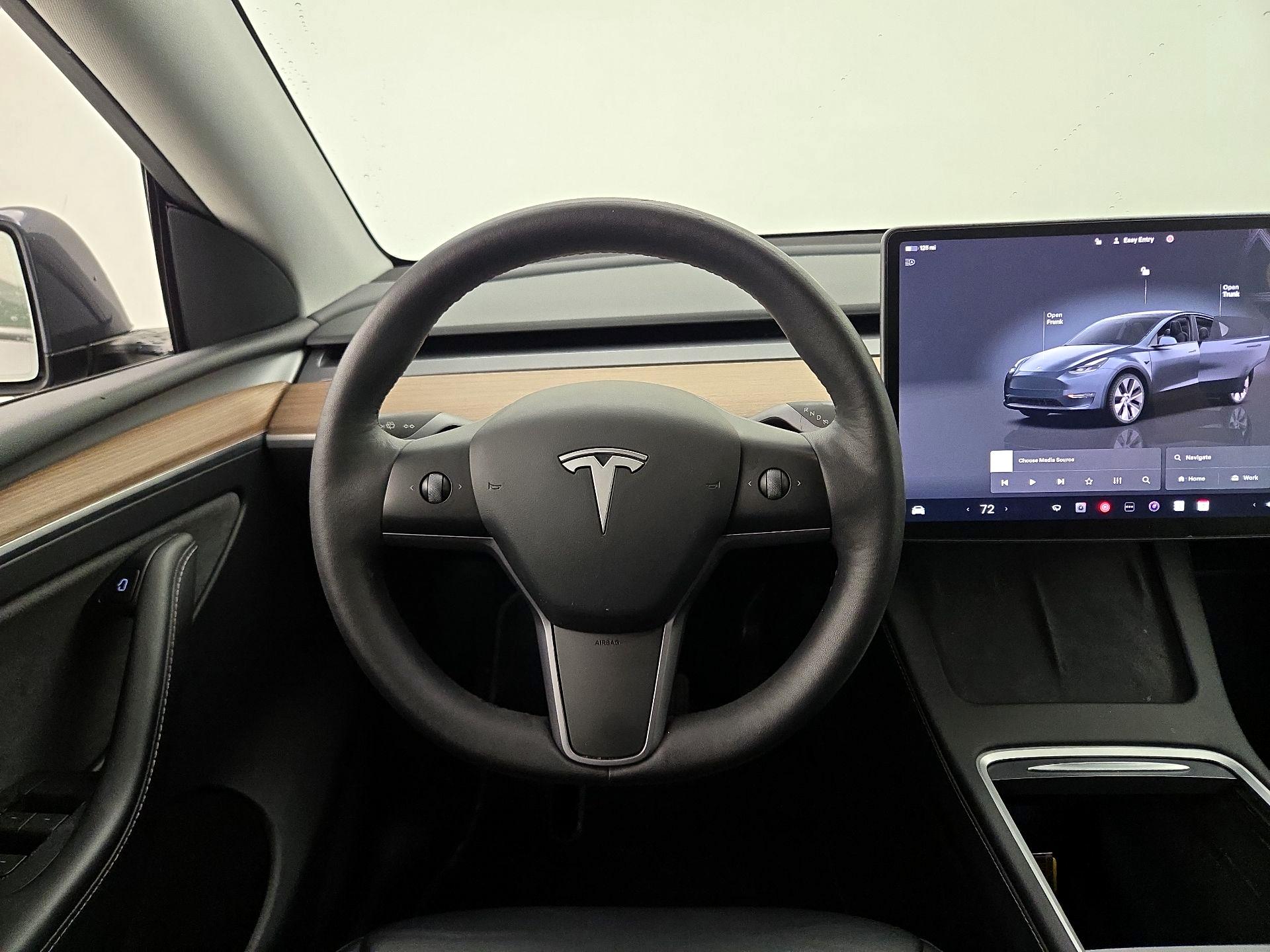 Thumbnail: 2023 Tesla Model Y - 10