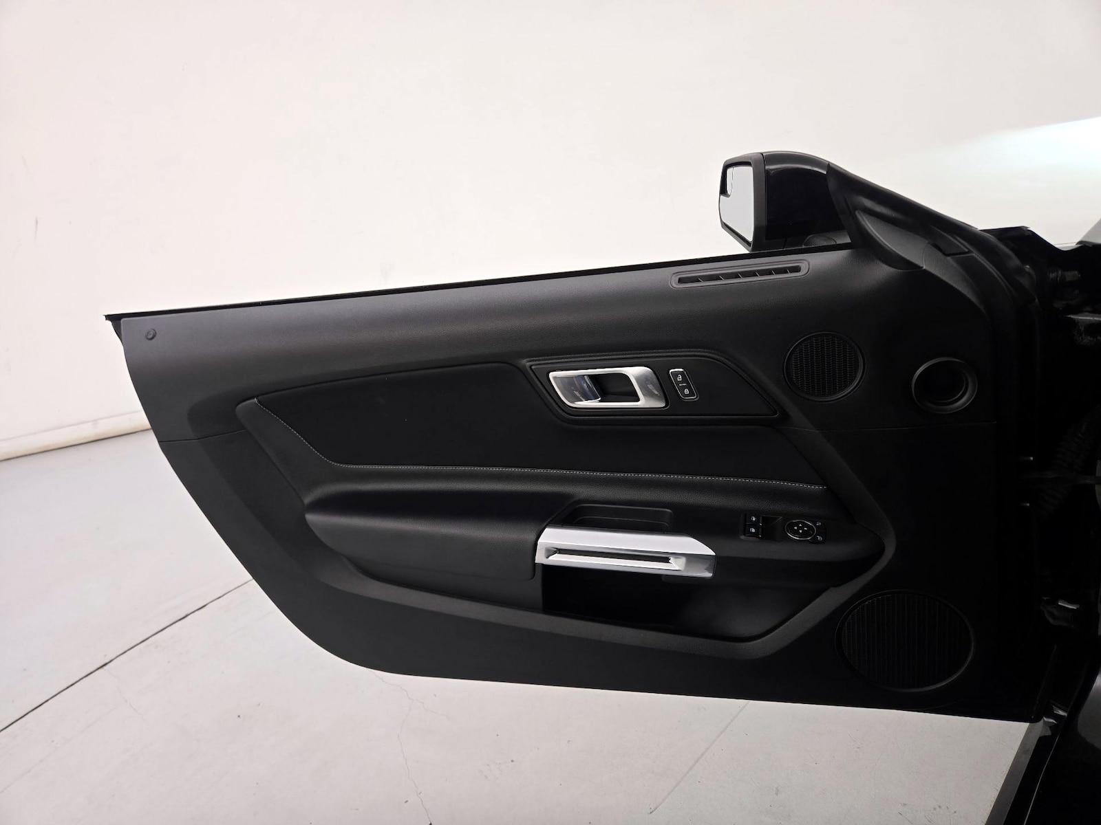 2020 Ford Mustang EcoBoost - Photo 13