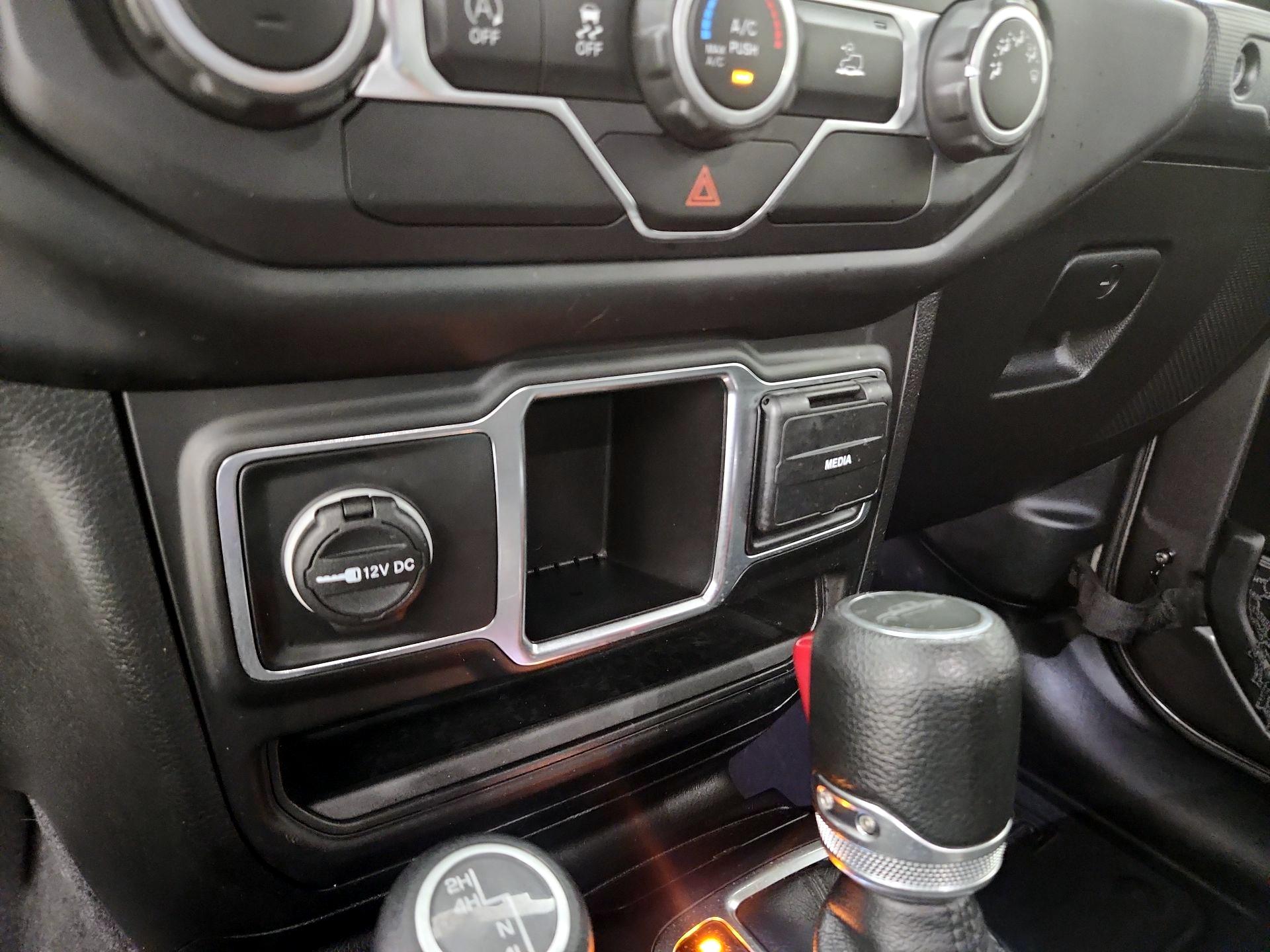 Thumbnail: 2021 Jeep Gladiator - 18