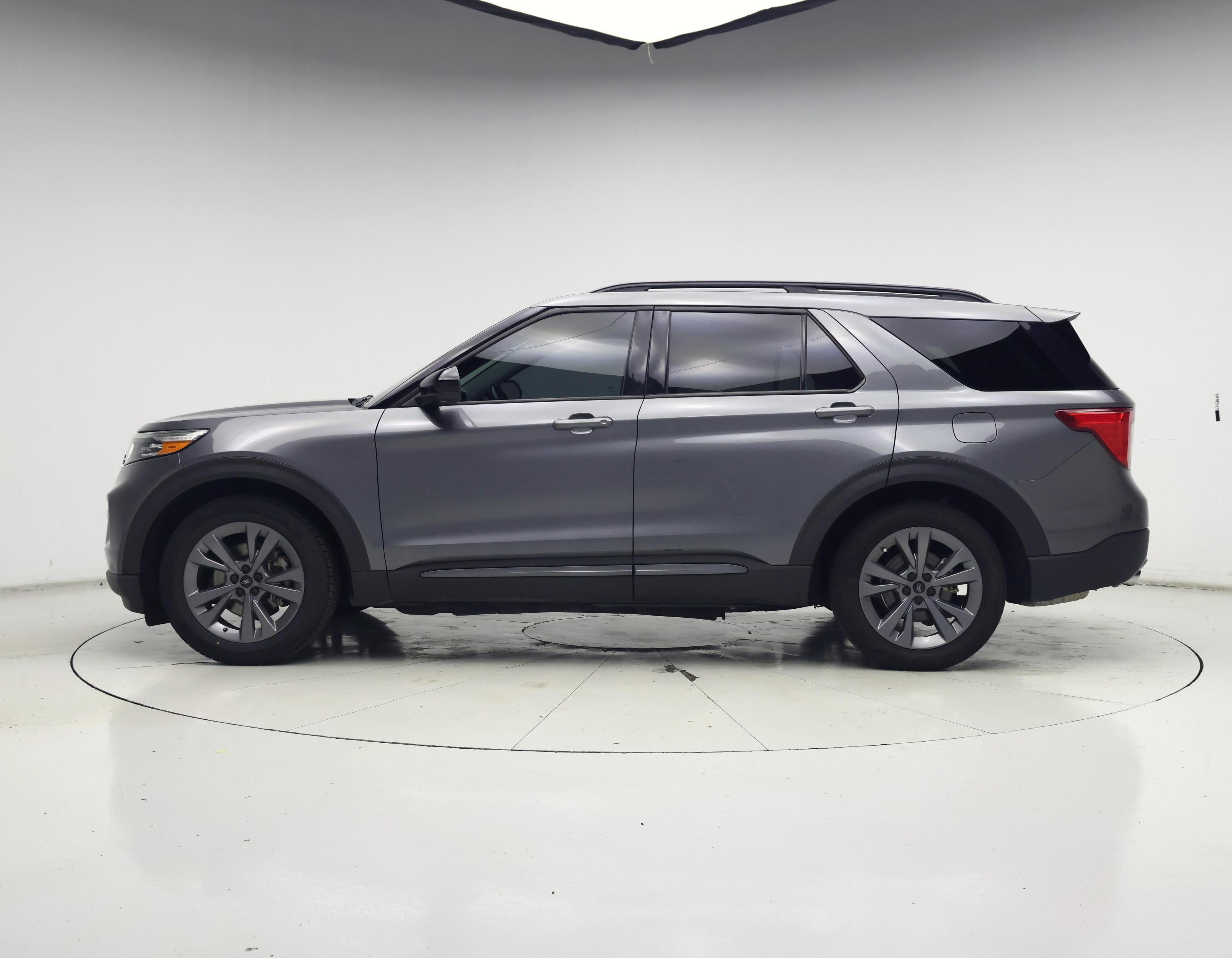 Thumbnail: 2022 Ford Explorer - 3