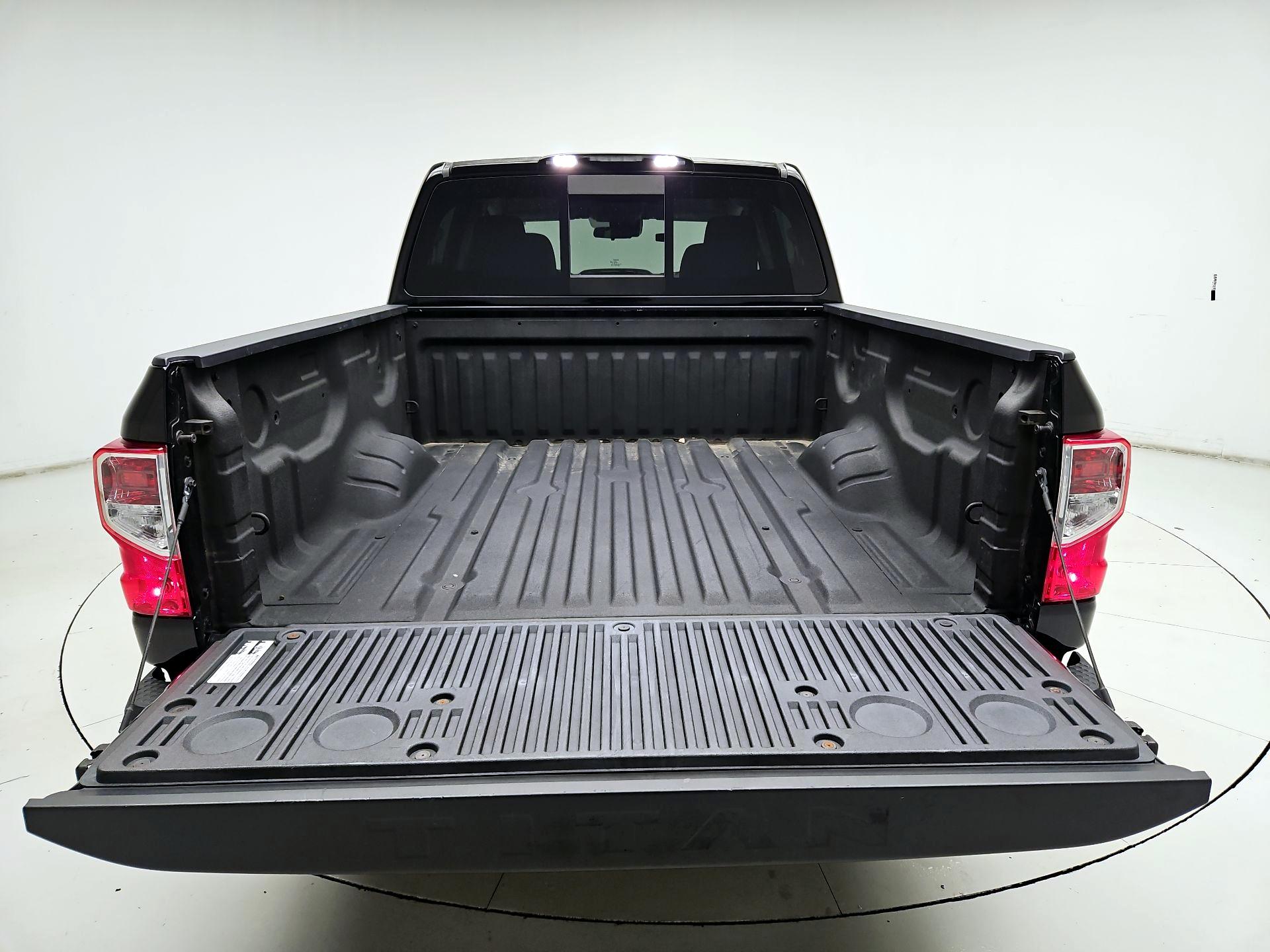 Thumbnail: 2021 Nissan Titan - 18