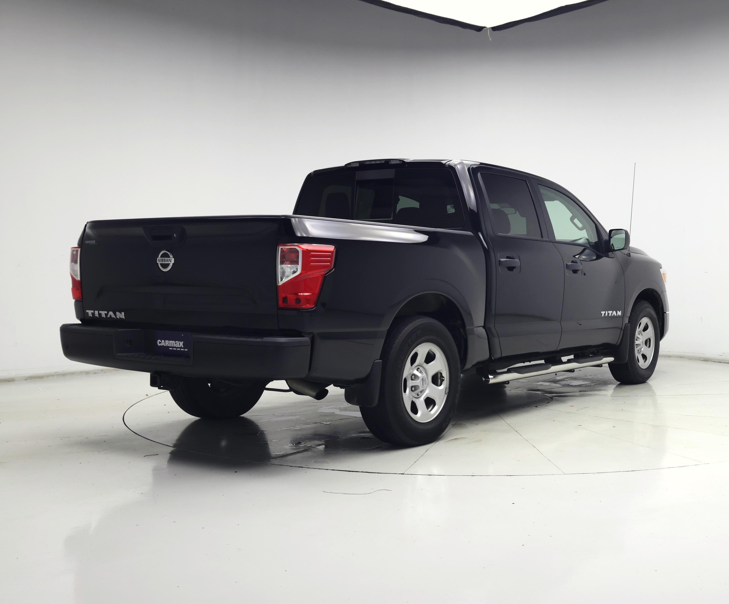 Thumbnail: 2021 Nissan Titan - 8
