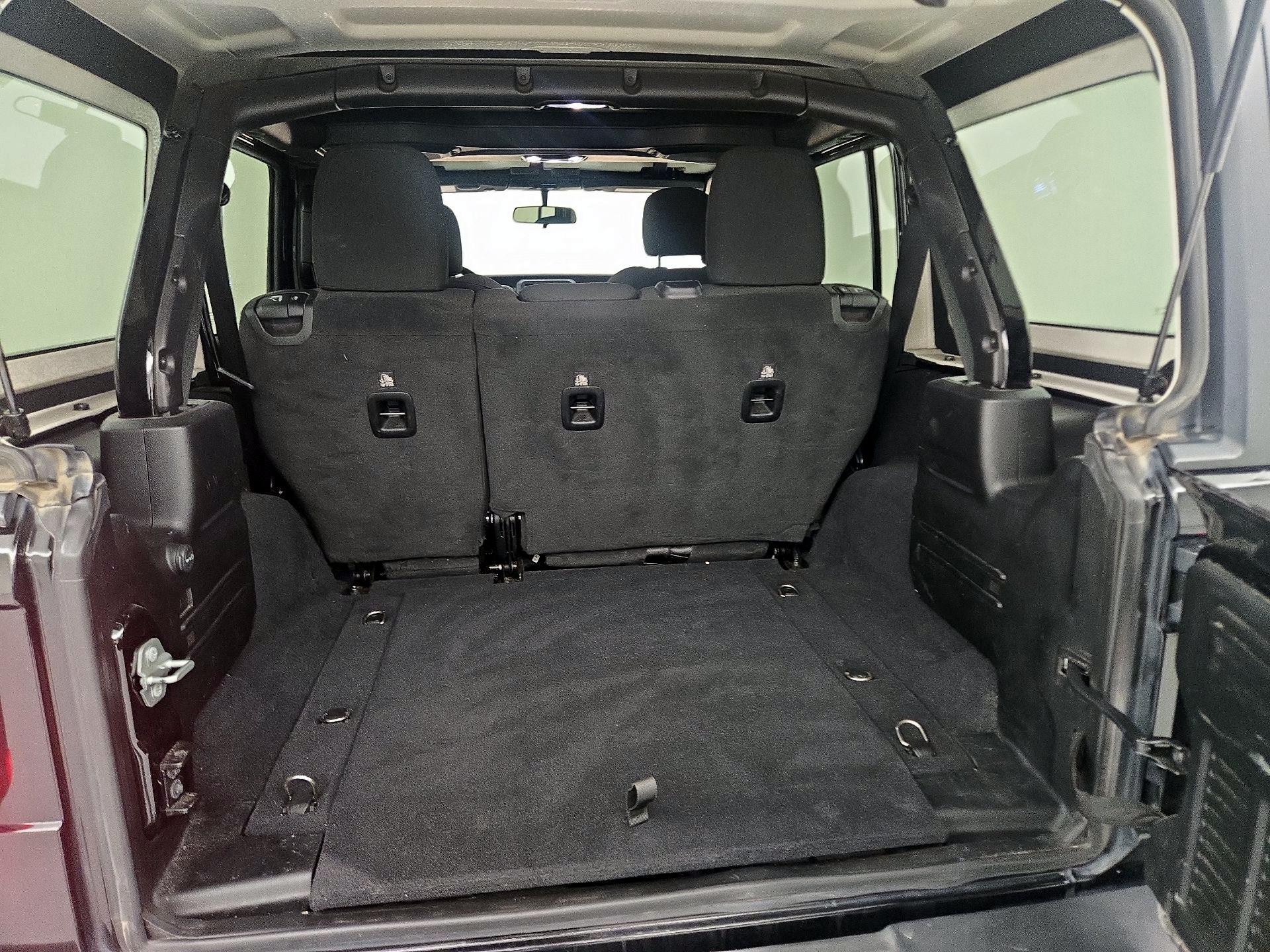 Thumbnail: 2020 Jeep Wrangler - 20