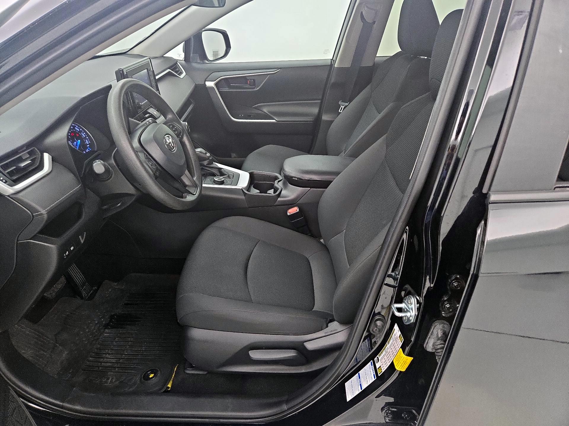 Thumbnail: 2021 Toyota RAV4 - 11