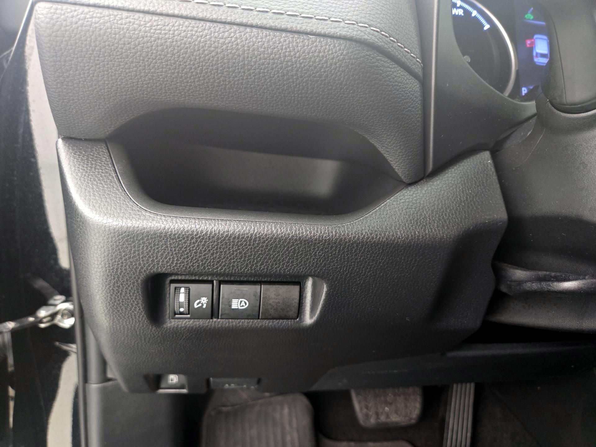 Thumbnail: 2021 Toyota RAV4 - 13