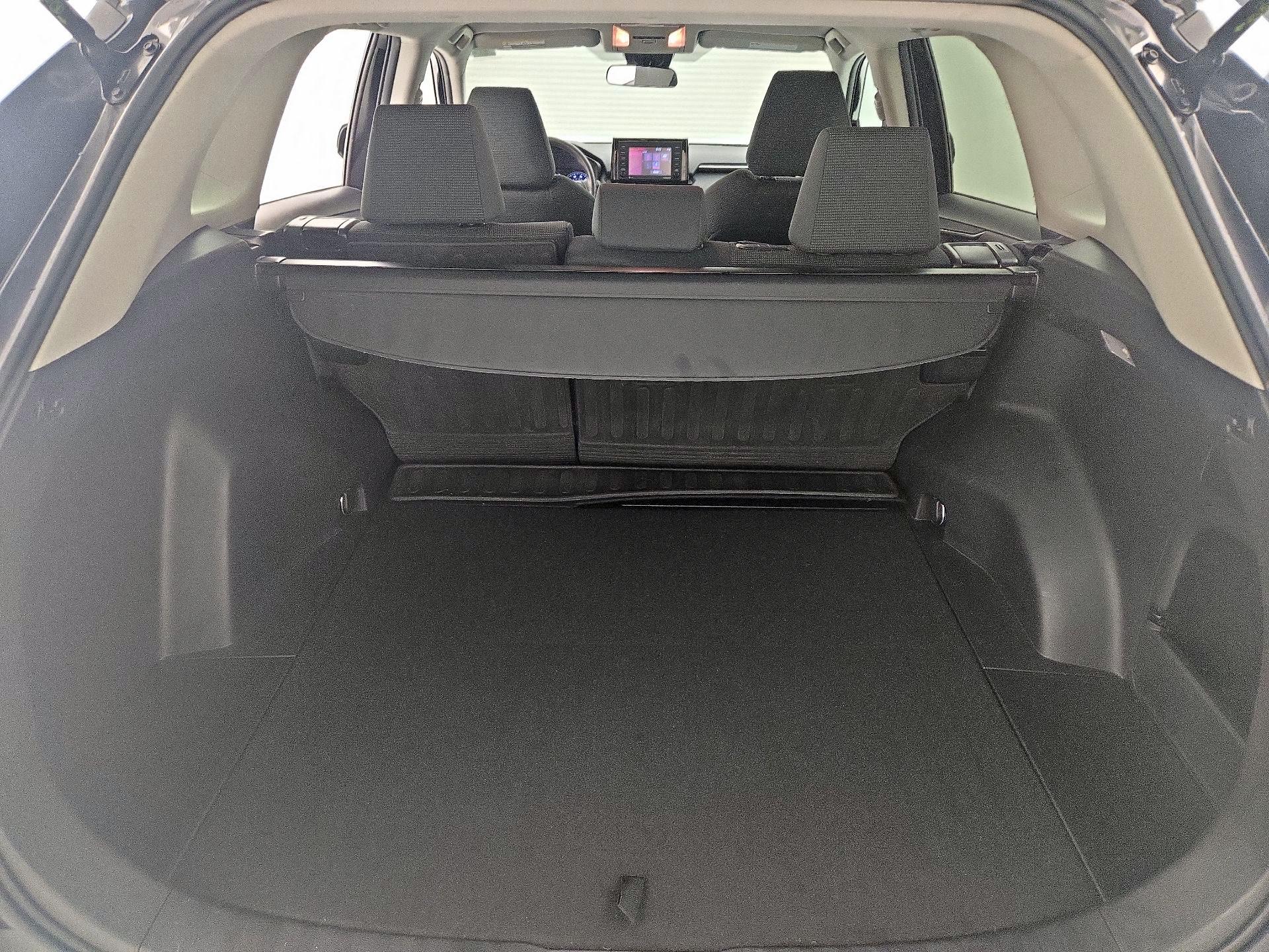 Thumbnail: 2021 Toyota RAV4 - 20