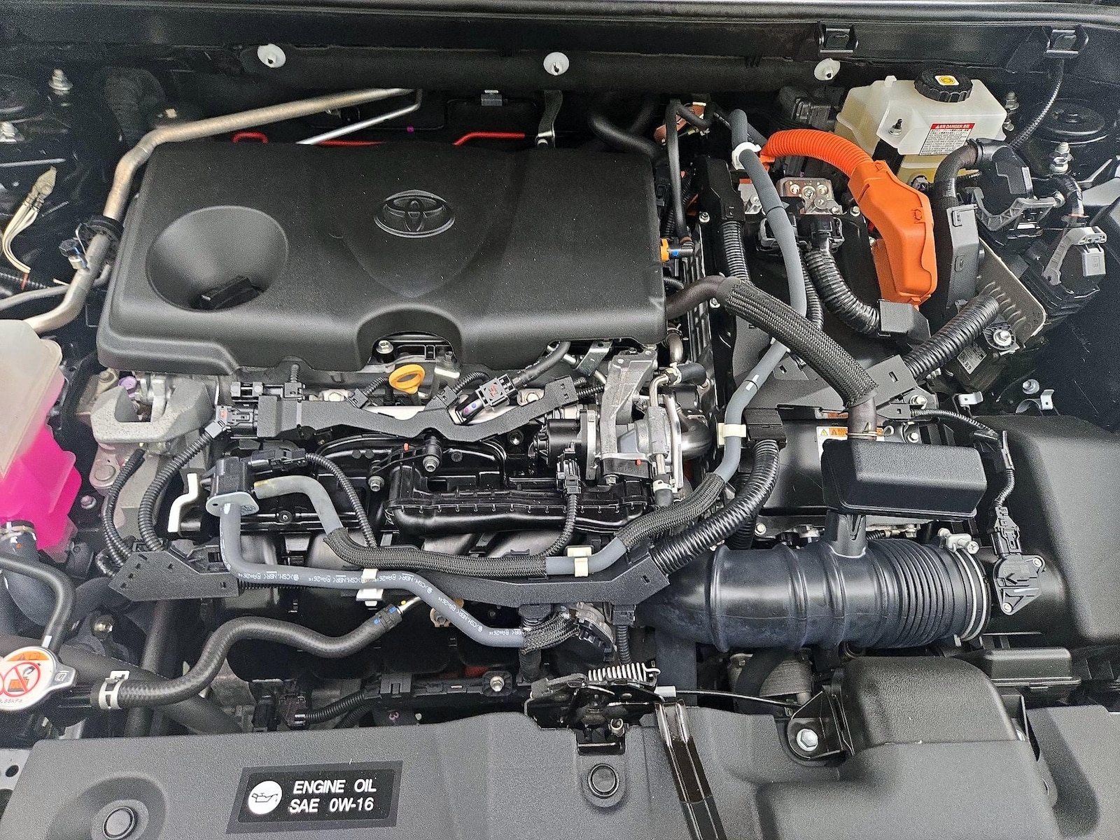 2021 Toyota RAV4 LE - Photo 22