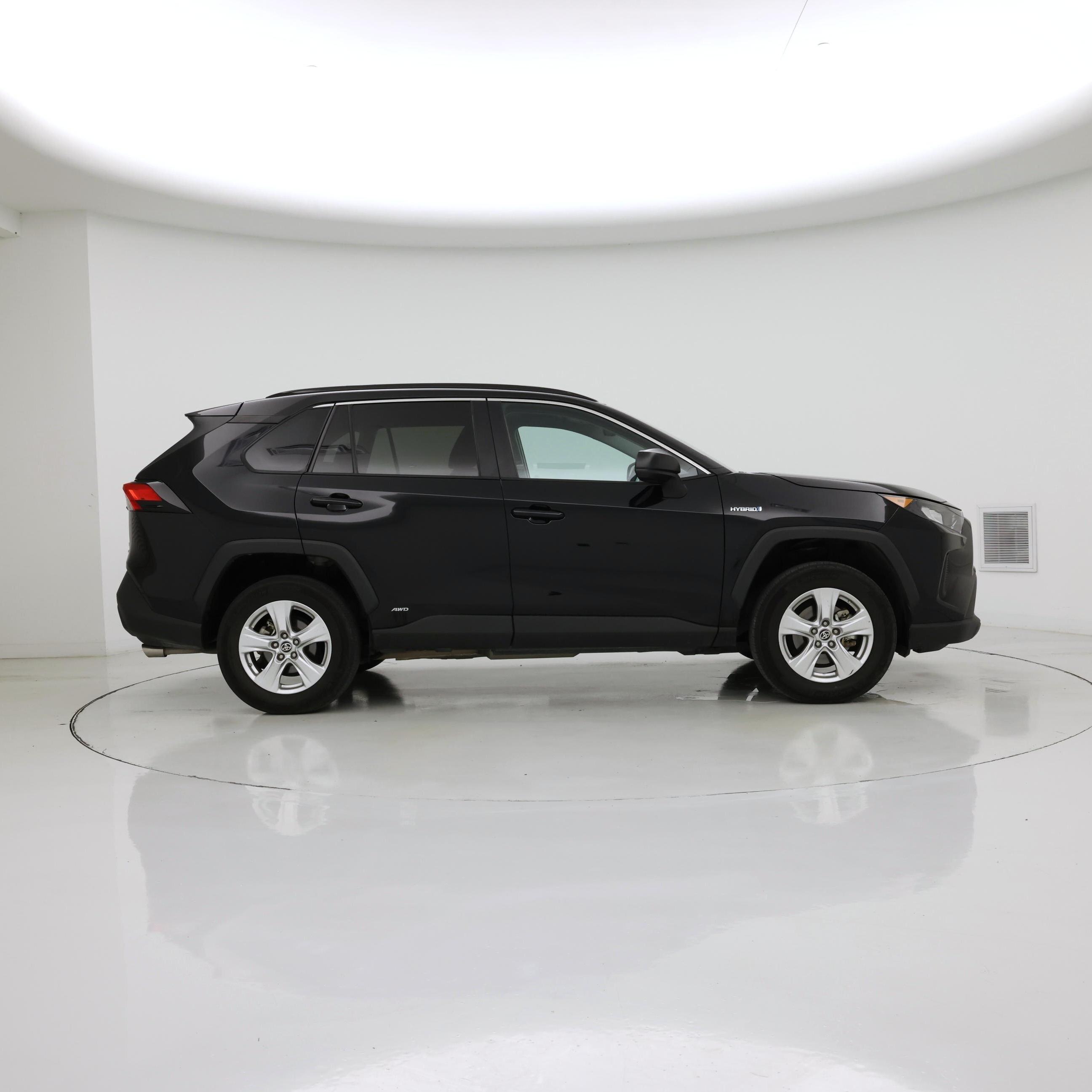 Thumbnail: 2021 Toyota RAV4 - 7