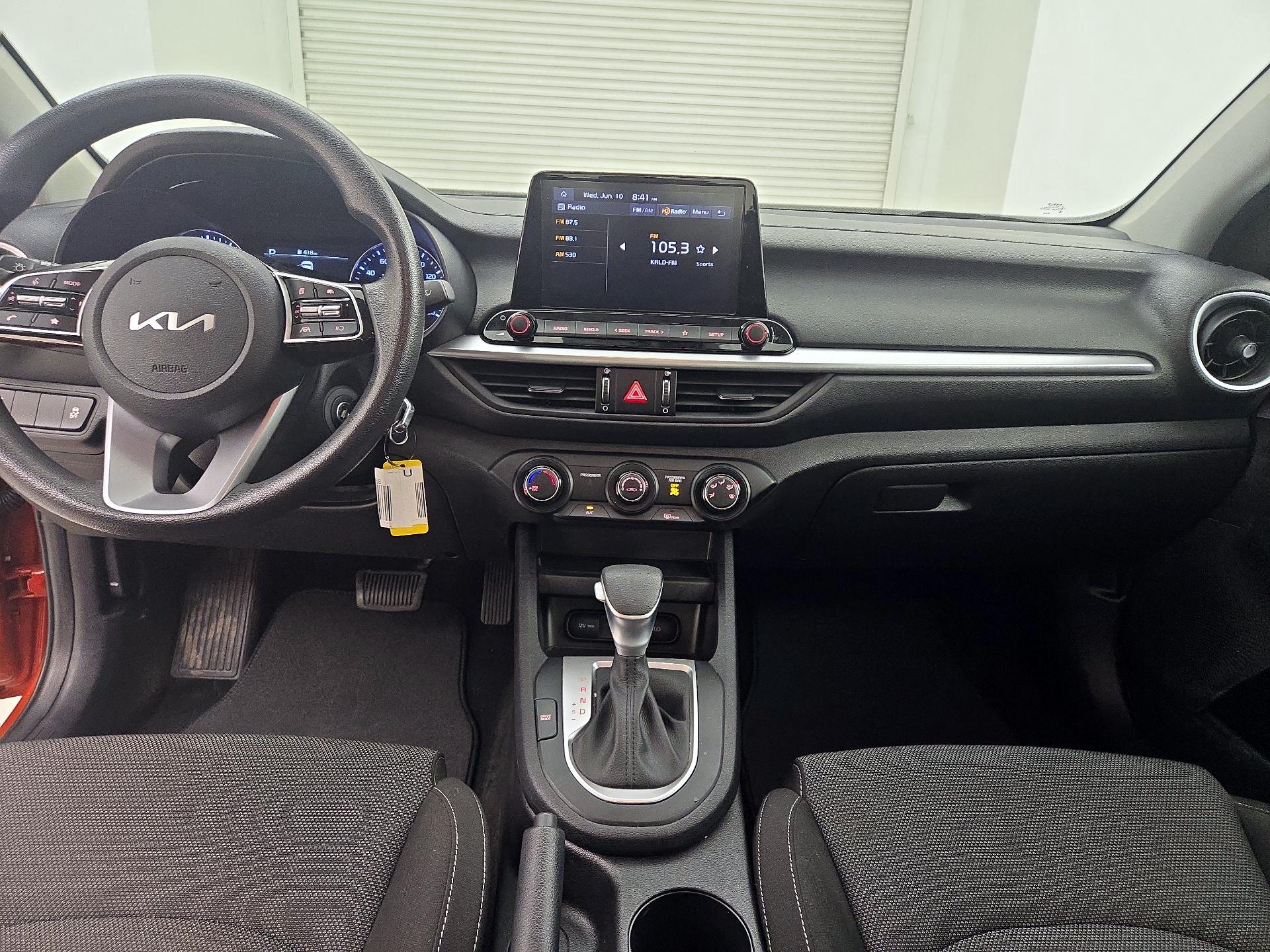Thumbnail: 2024 Kia Forte - 9