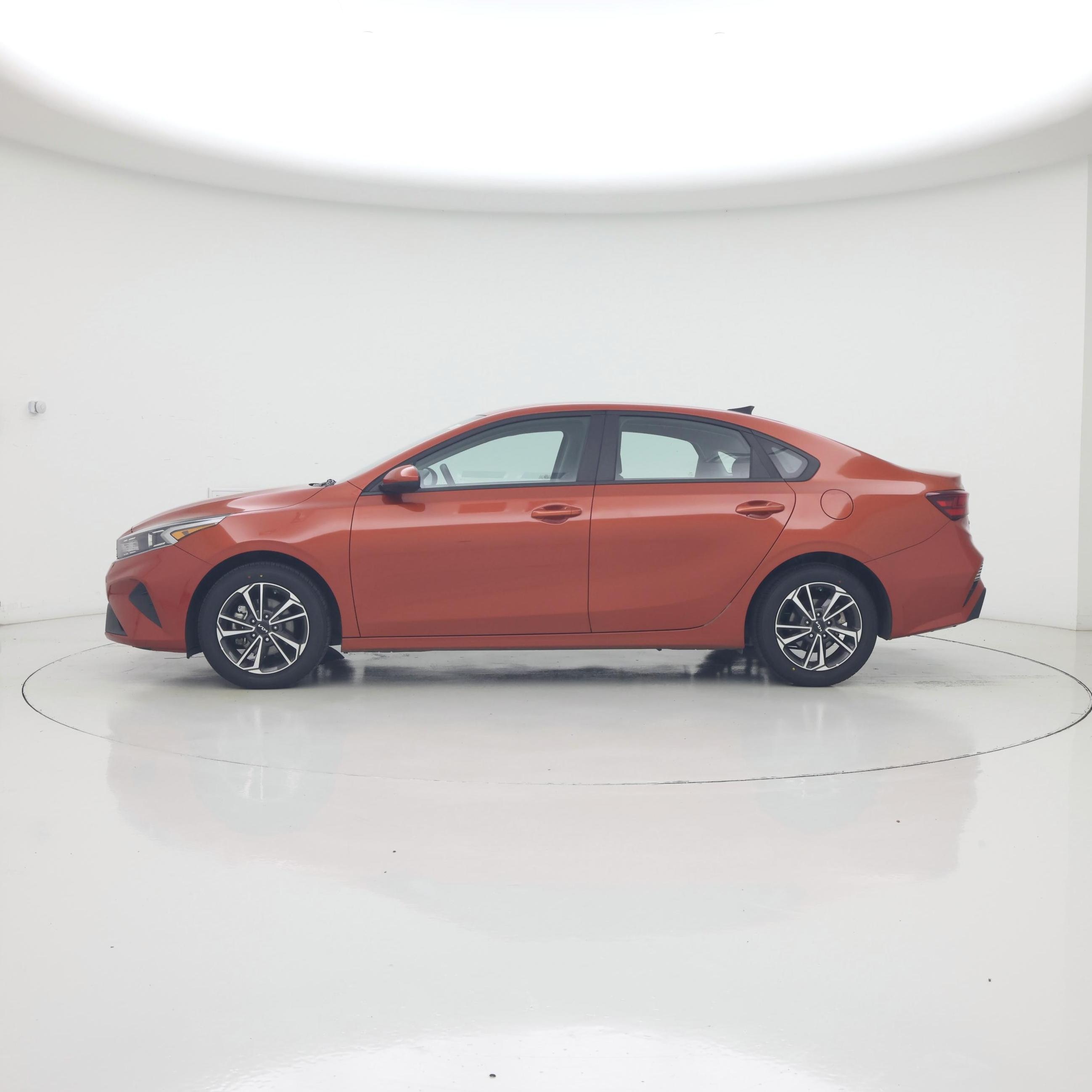 Thumbnail: 2024 Kia Forte - 3