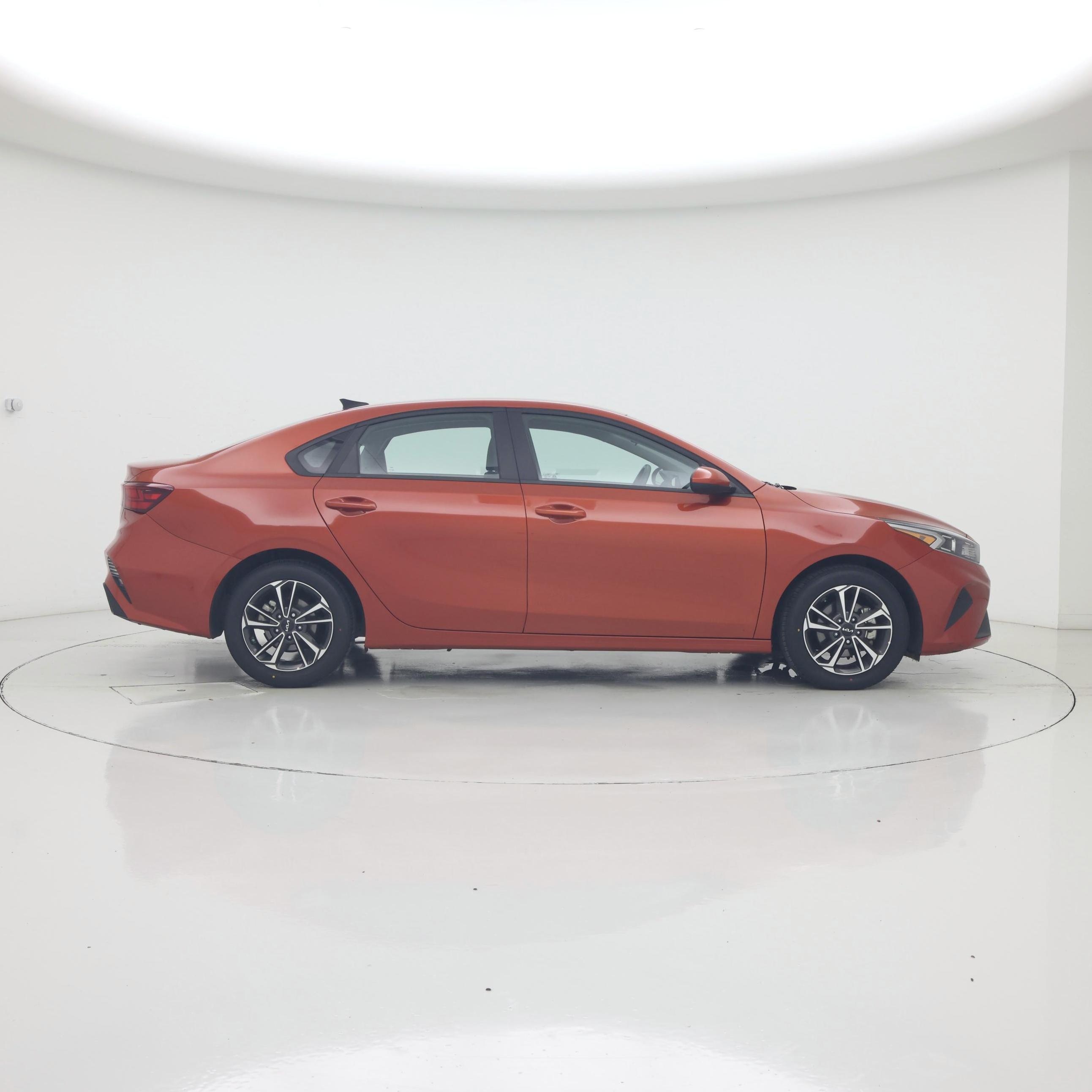 Thumbnail: 2024 Kia Forte - 7