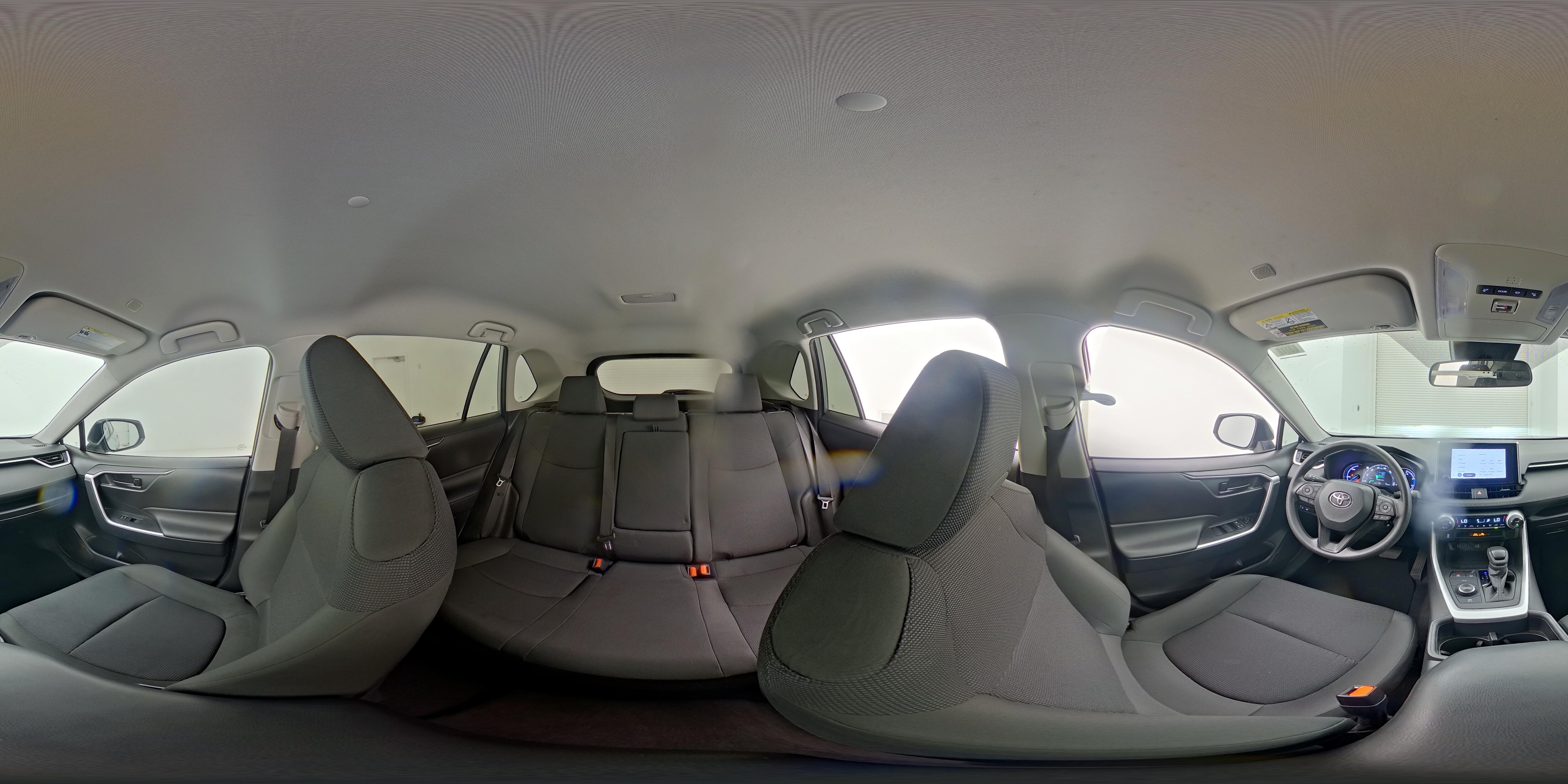 2024 Toyota RAV4 LE - Photo 25
