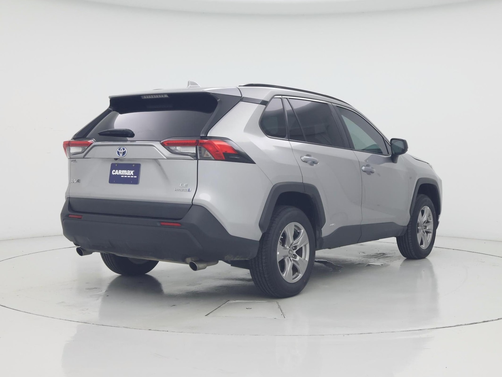 2024 Toyota RAV4 LE - Photo 9