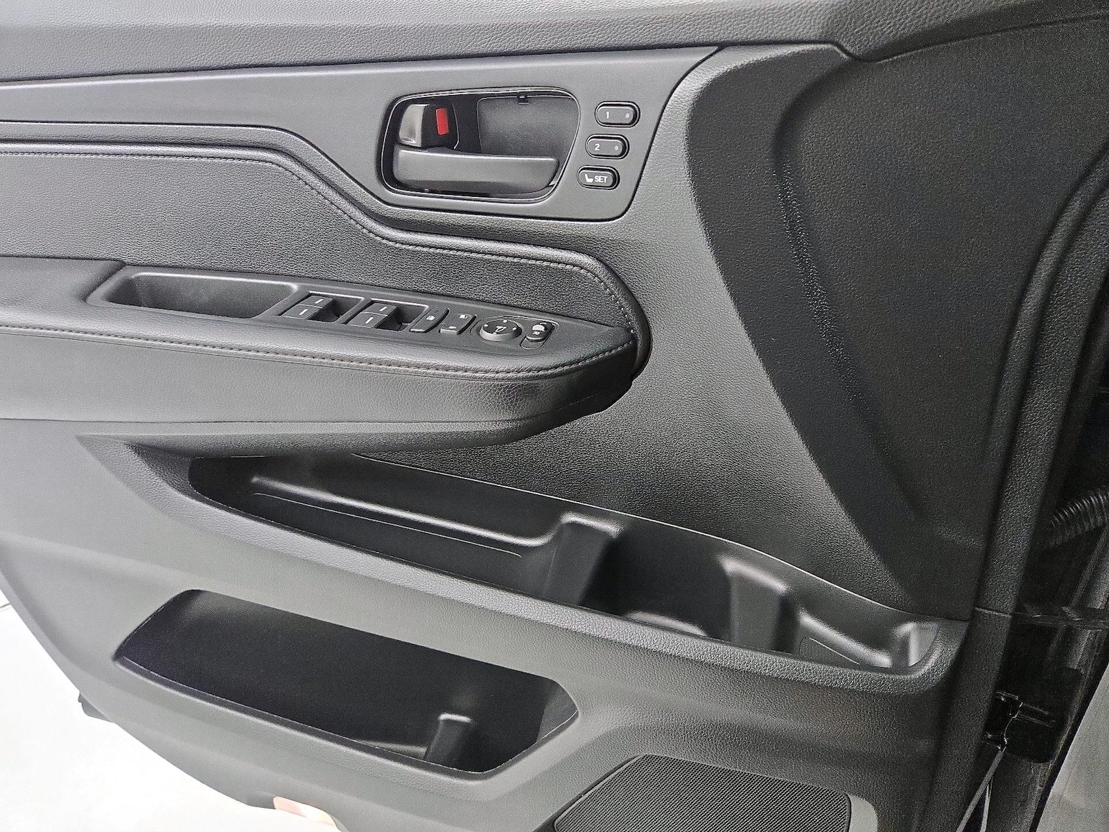 2025 Honda Odyssey EX-L - Photo 13