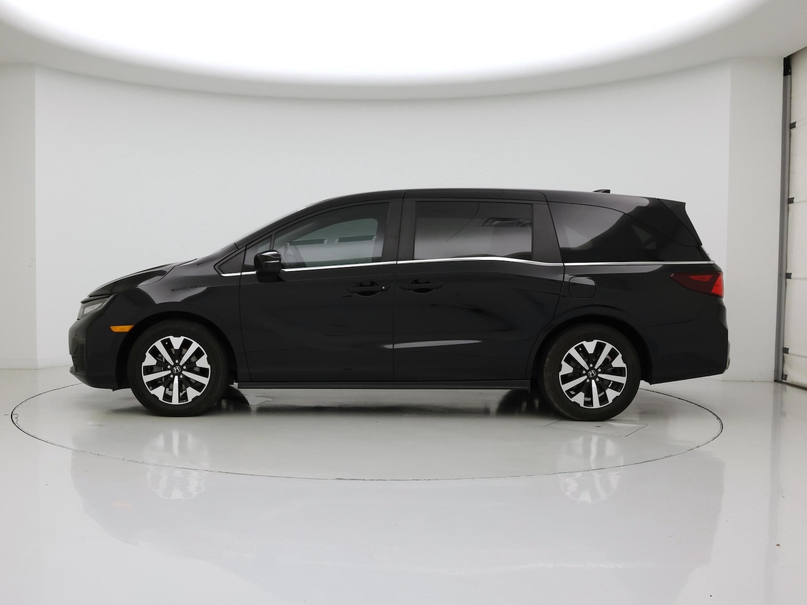 2025 Honda Odyssey EX-L - Photo 4