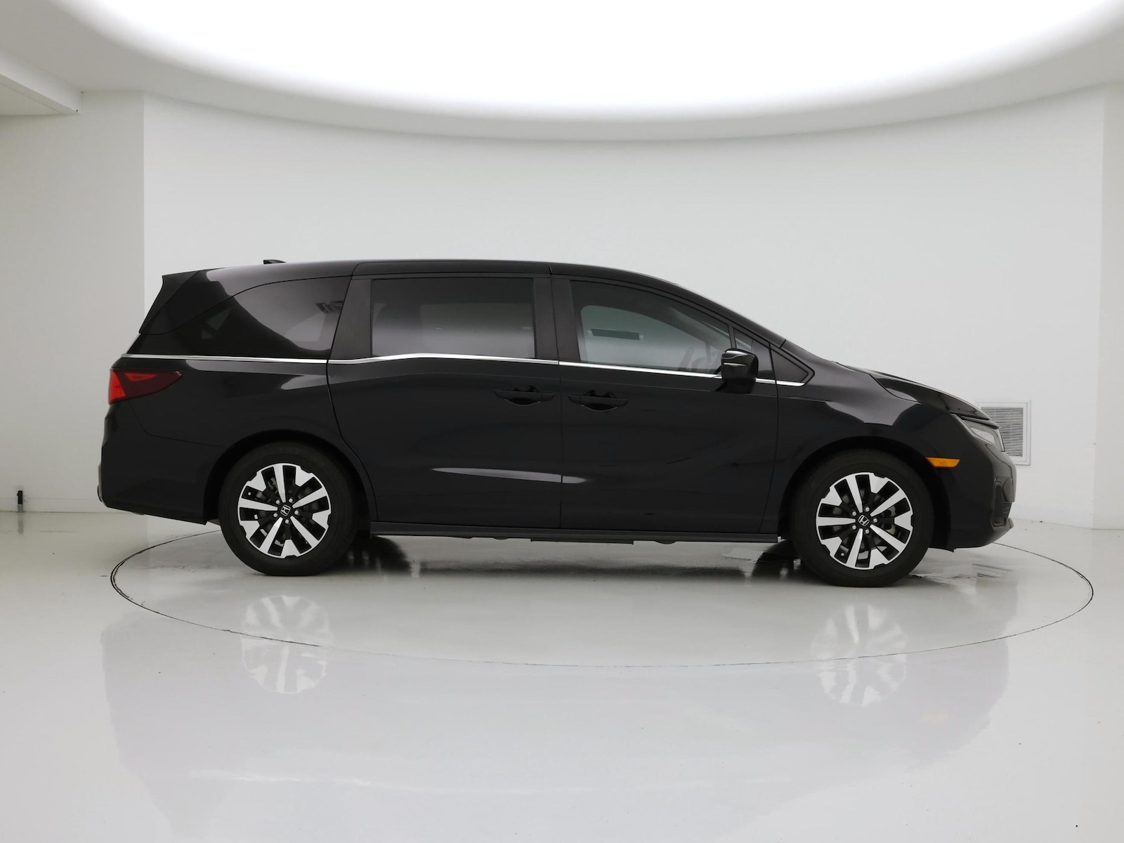 2025 Honda Odyssey EX-L - Photo 8