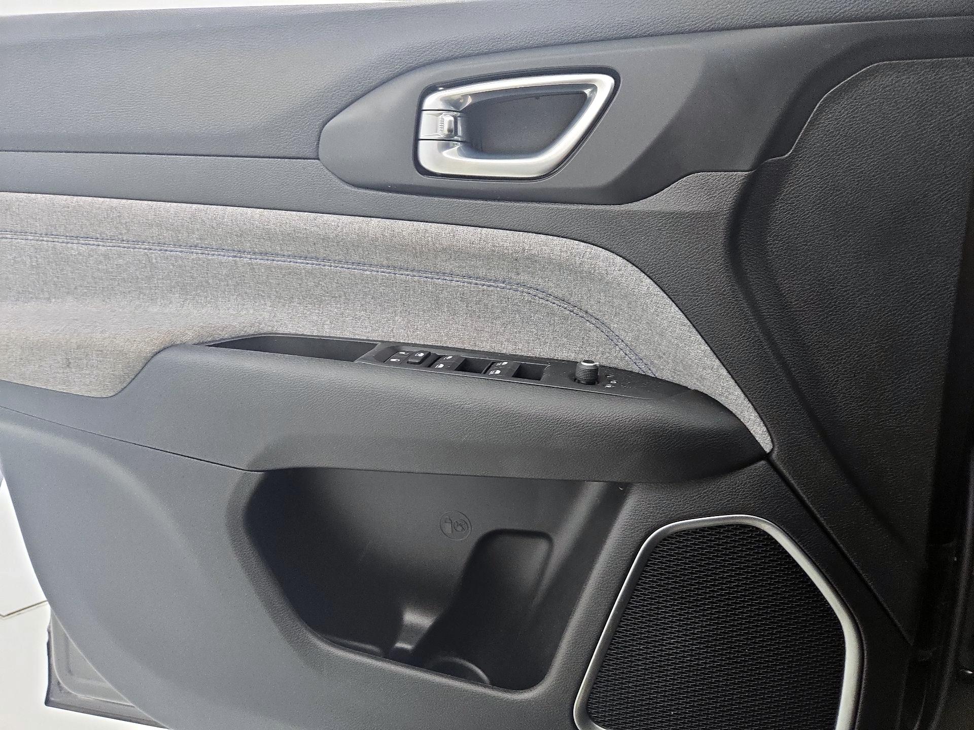 Thumbnail: 2022 Jeep Compass - 12
