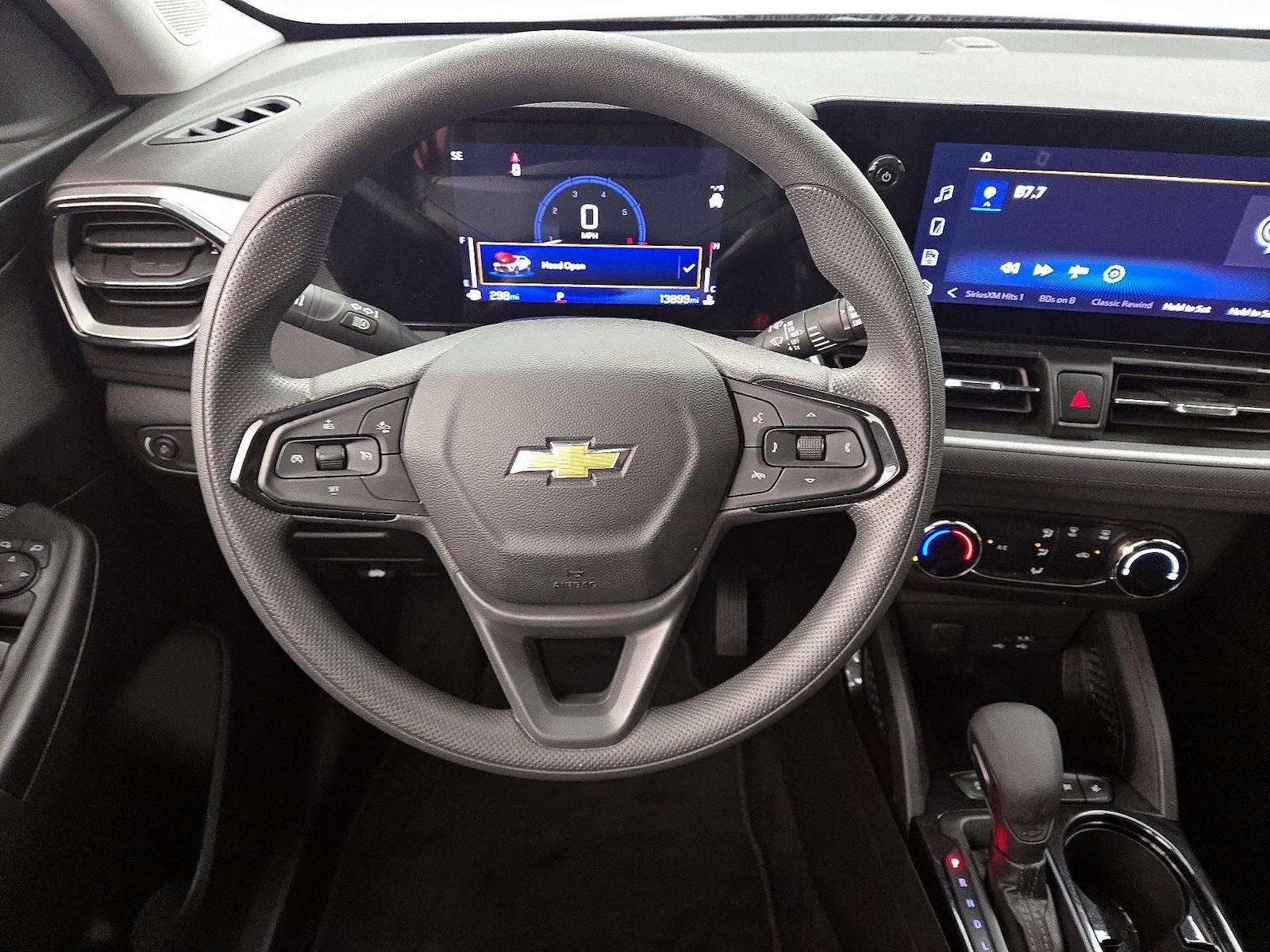 2025 Chevrolet Trailblazer LS - Photo 11