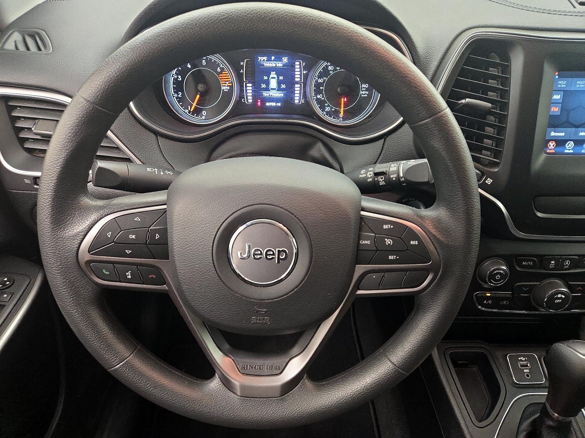 Thumbnail: 2021 Jeep Cherokee - 10