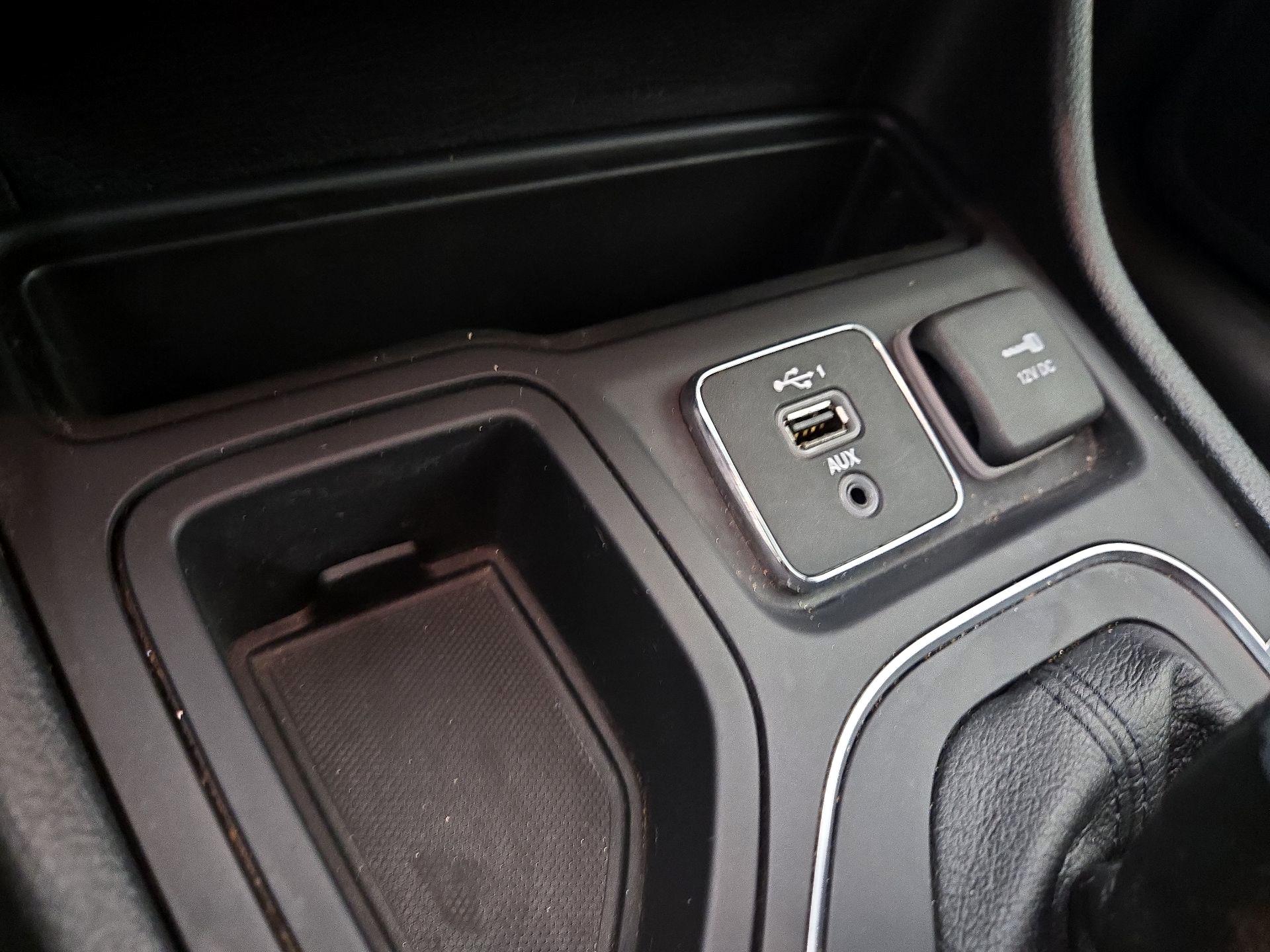 Thumbnail: 2021 Jeep Cherokee - 18