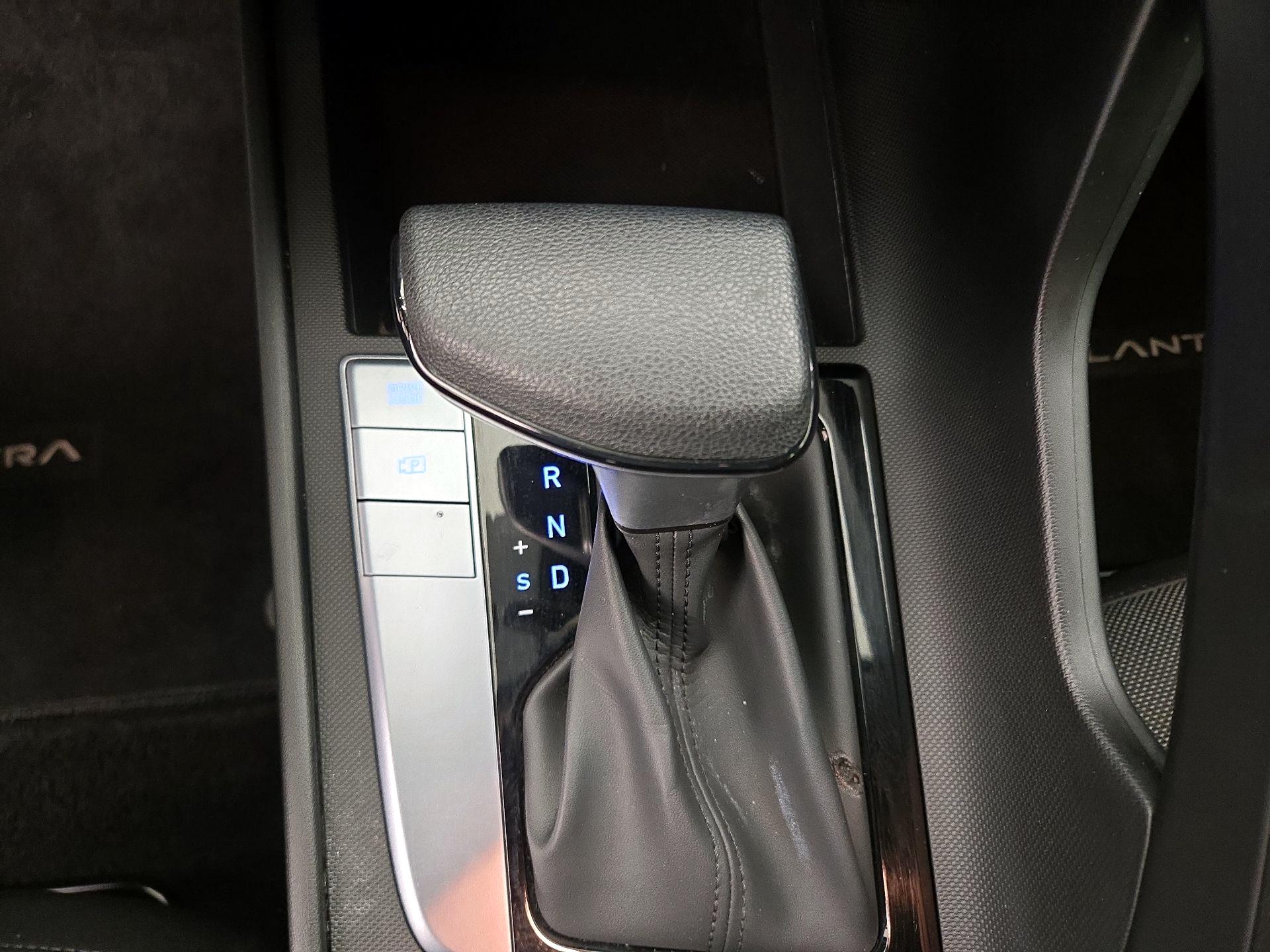 Thumbnail: 2025 Hyundai Elantra - 17