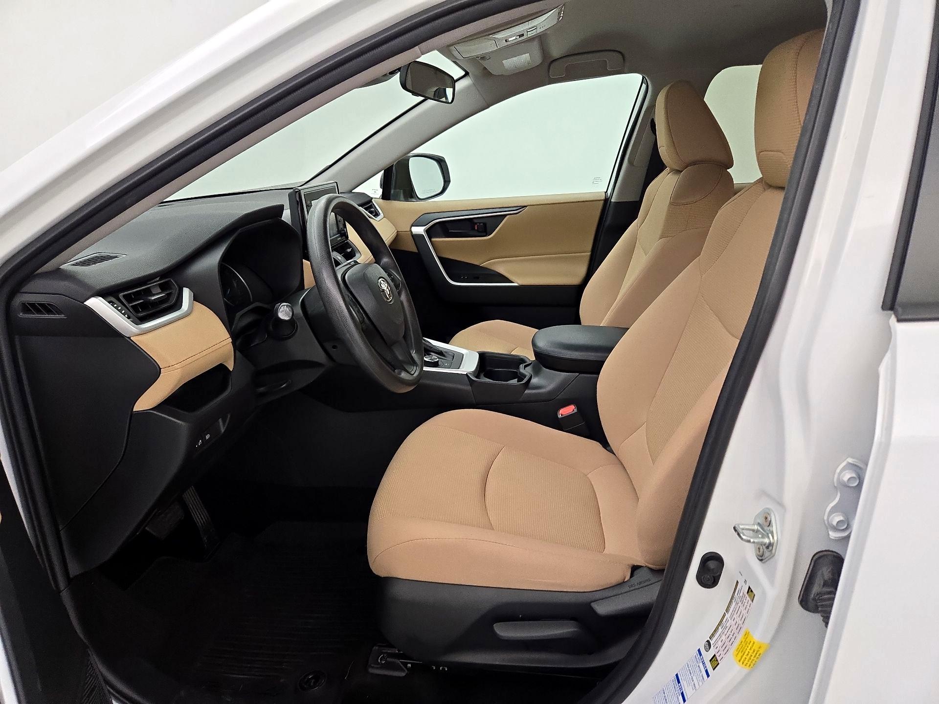 Thumbnail: 2021 Toyota RAV4 - 11
