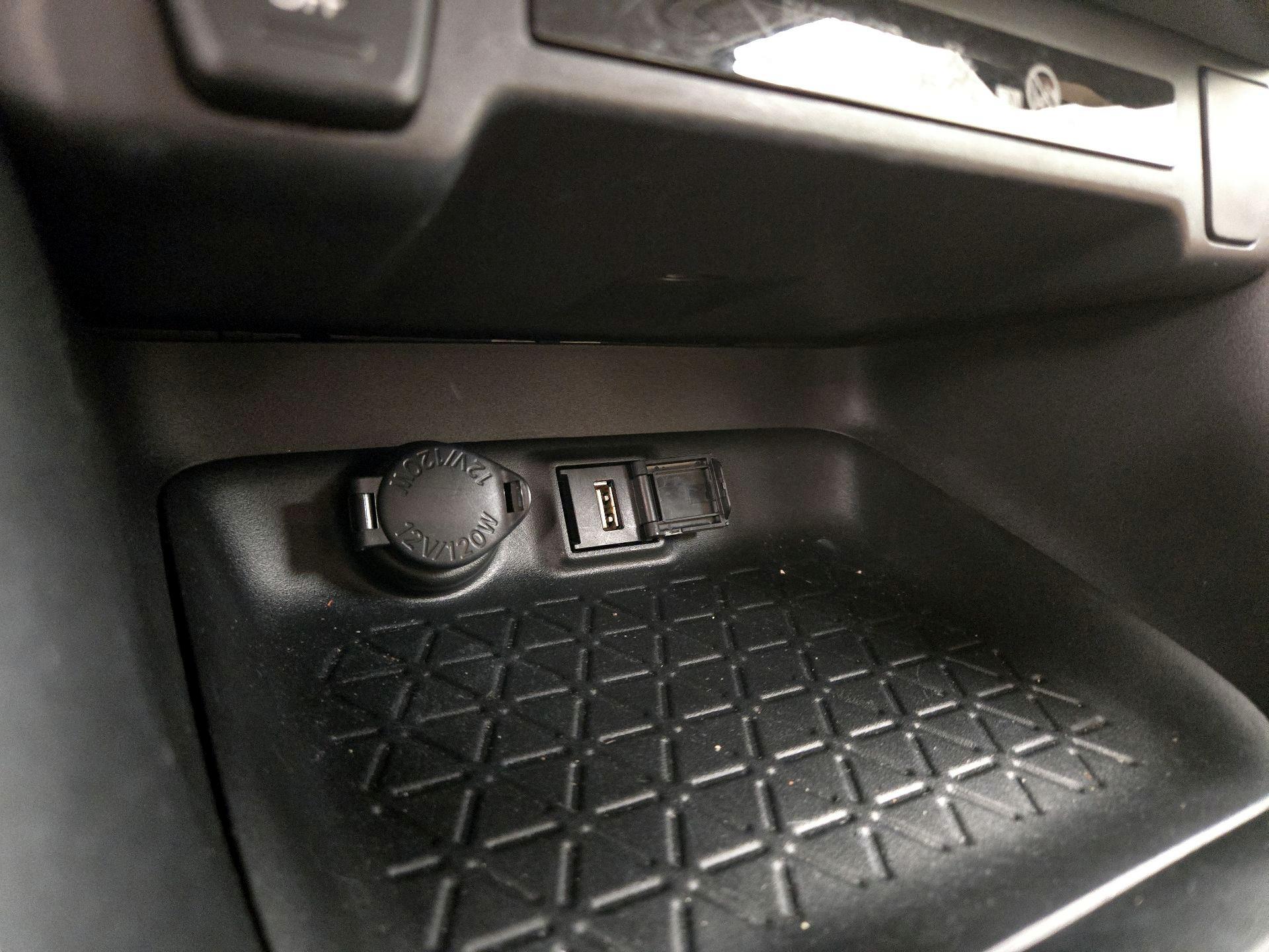 Thumbnail: 2021 Toyota RAV4 - 18