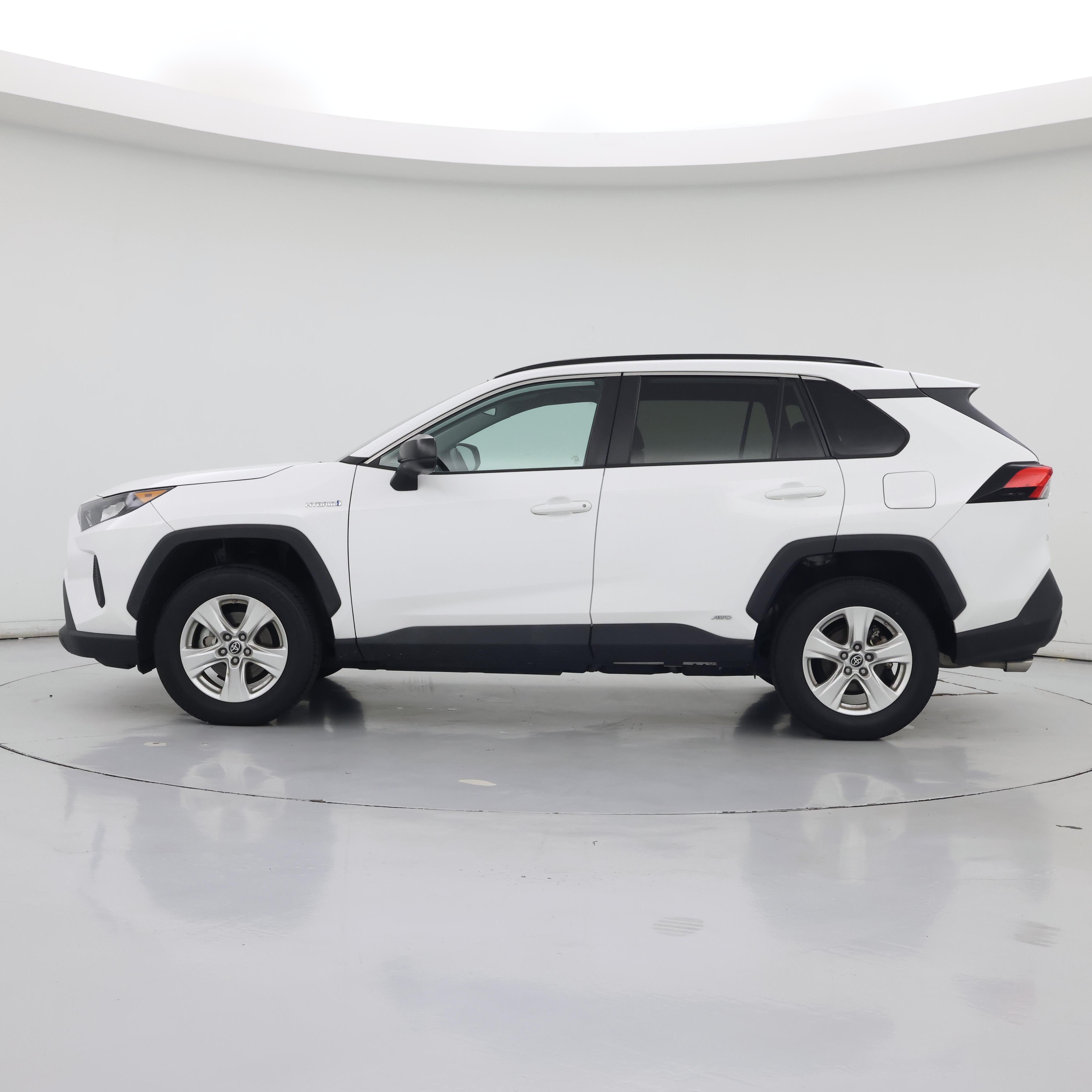 Thumbnail: 2021 Toyota RAV4 - 3