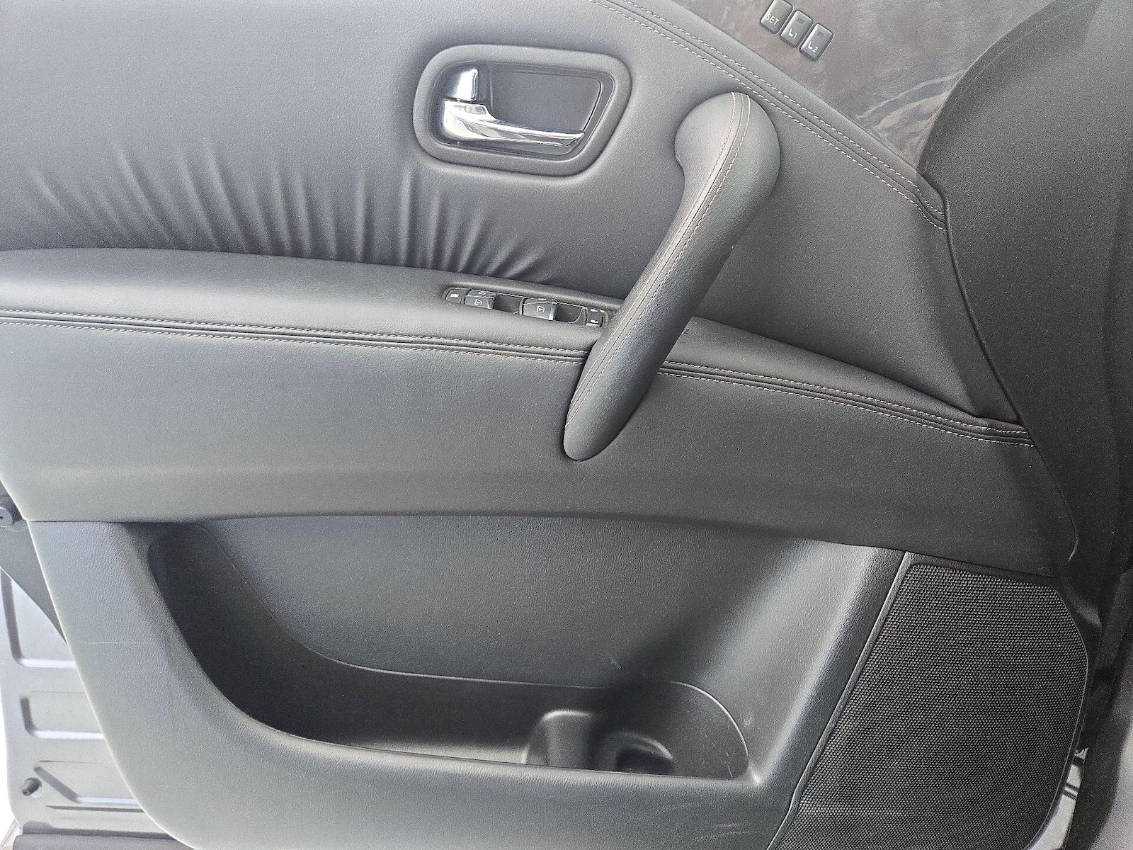 2022 Nissan Armada Platinum - Photo 13