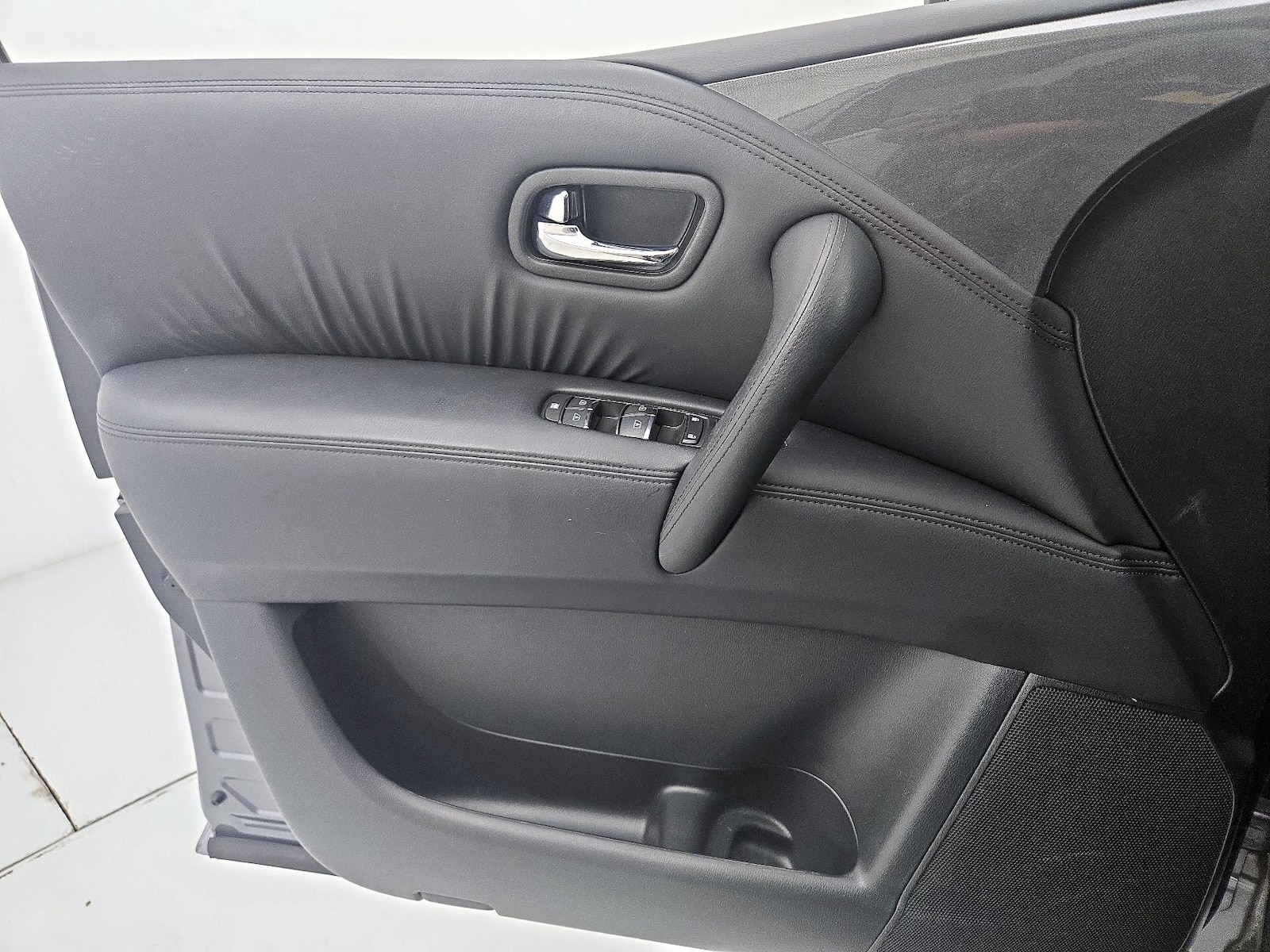 2023 Nissan Armada S - Photo 13