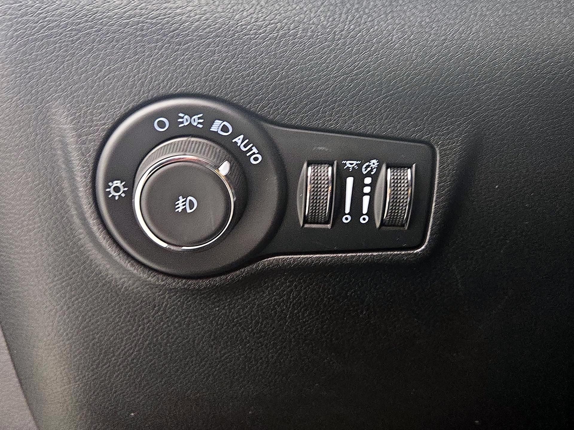 Thumbnail: 2023 Jeep Compass - 13