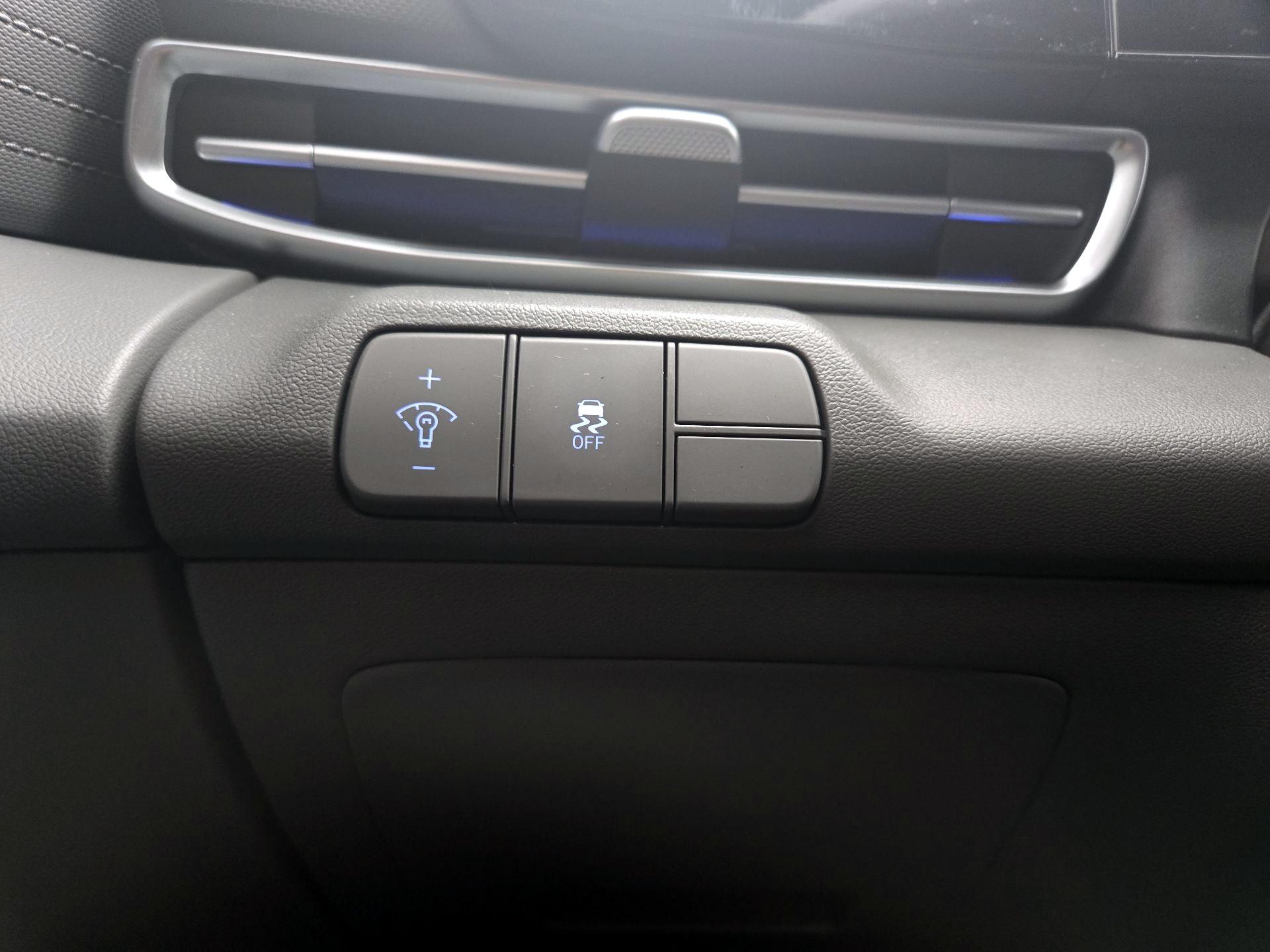Thumbnail: 2024 Hyundai Elantra - 13