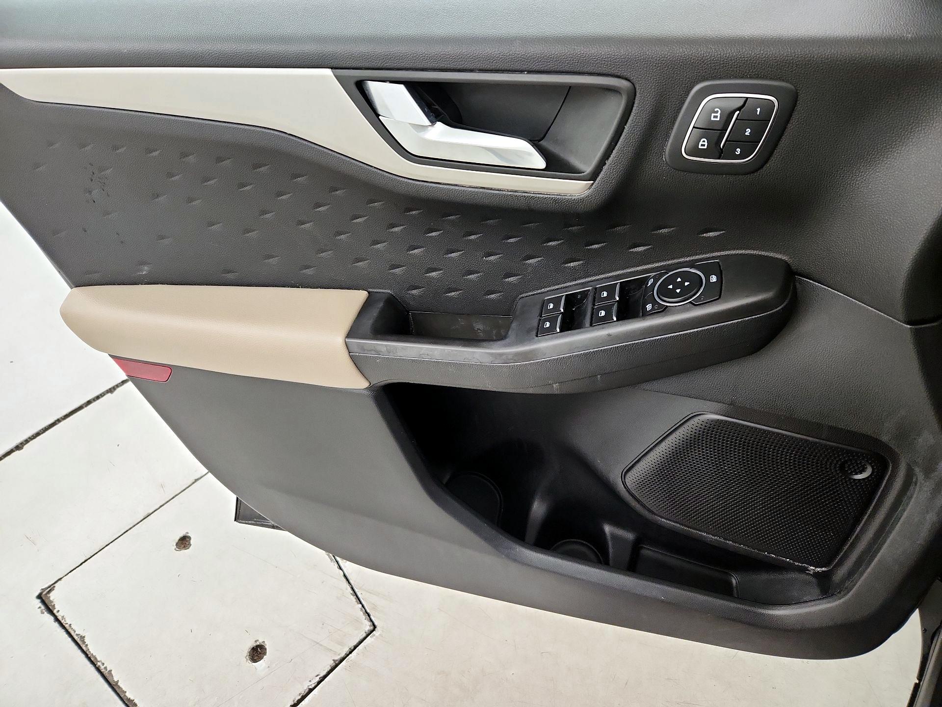 Thumbnail: 2020 Ford Escape - 12