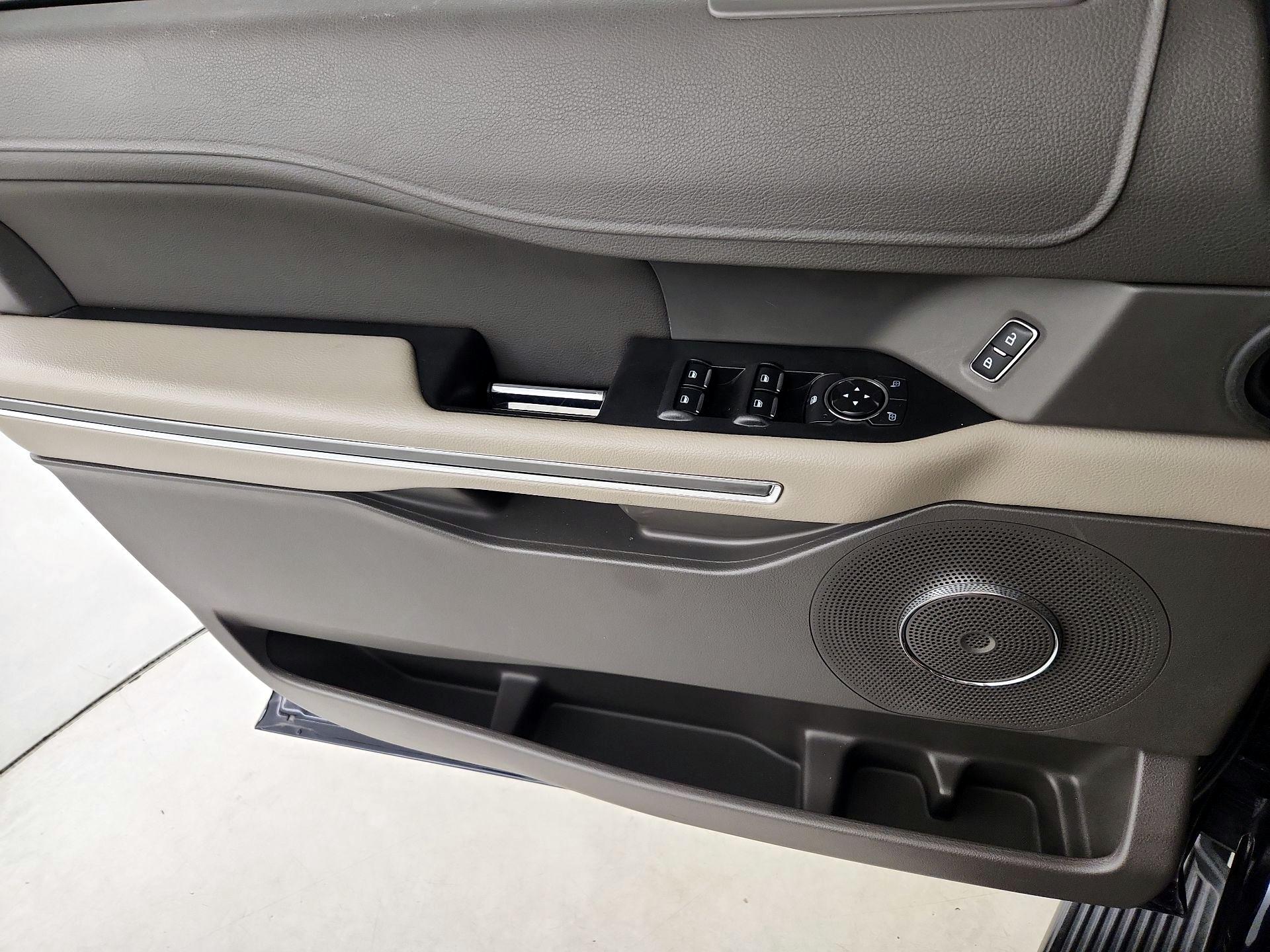 Thumbnail: 2021 Ford Expedition - 12