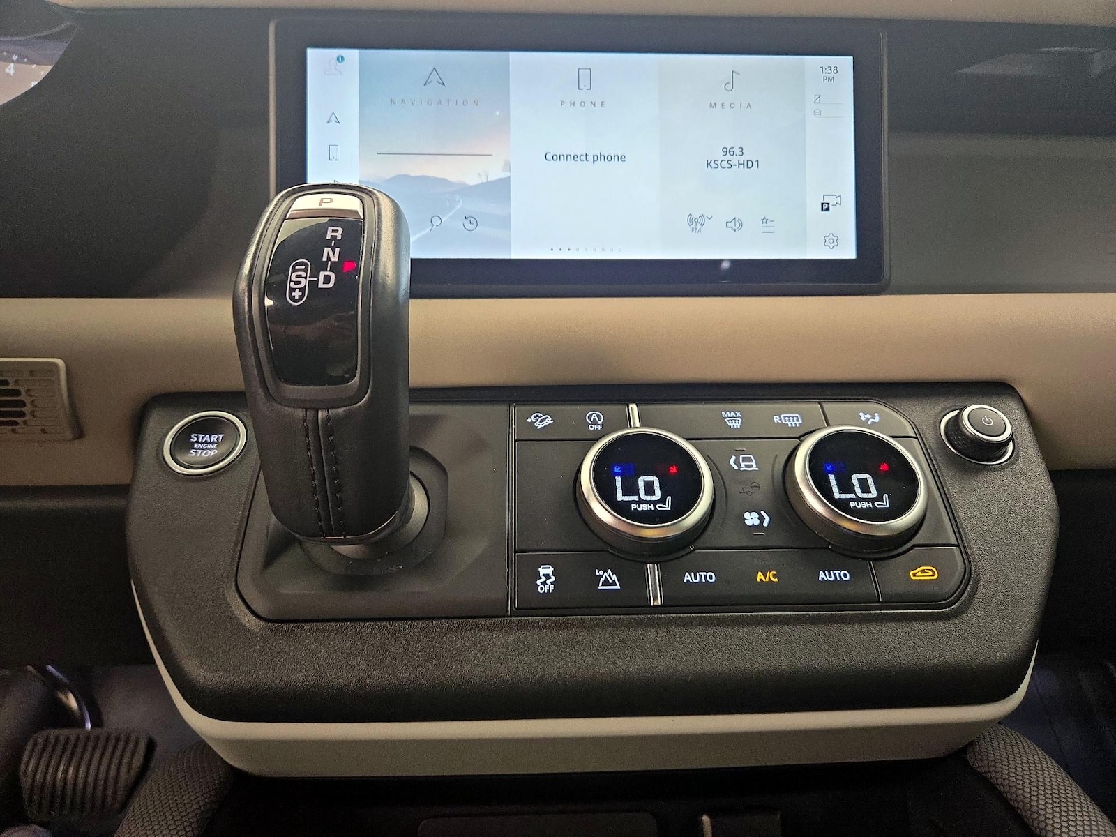 2022 Land Rover Defender X-Dynamic S - Photo 17