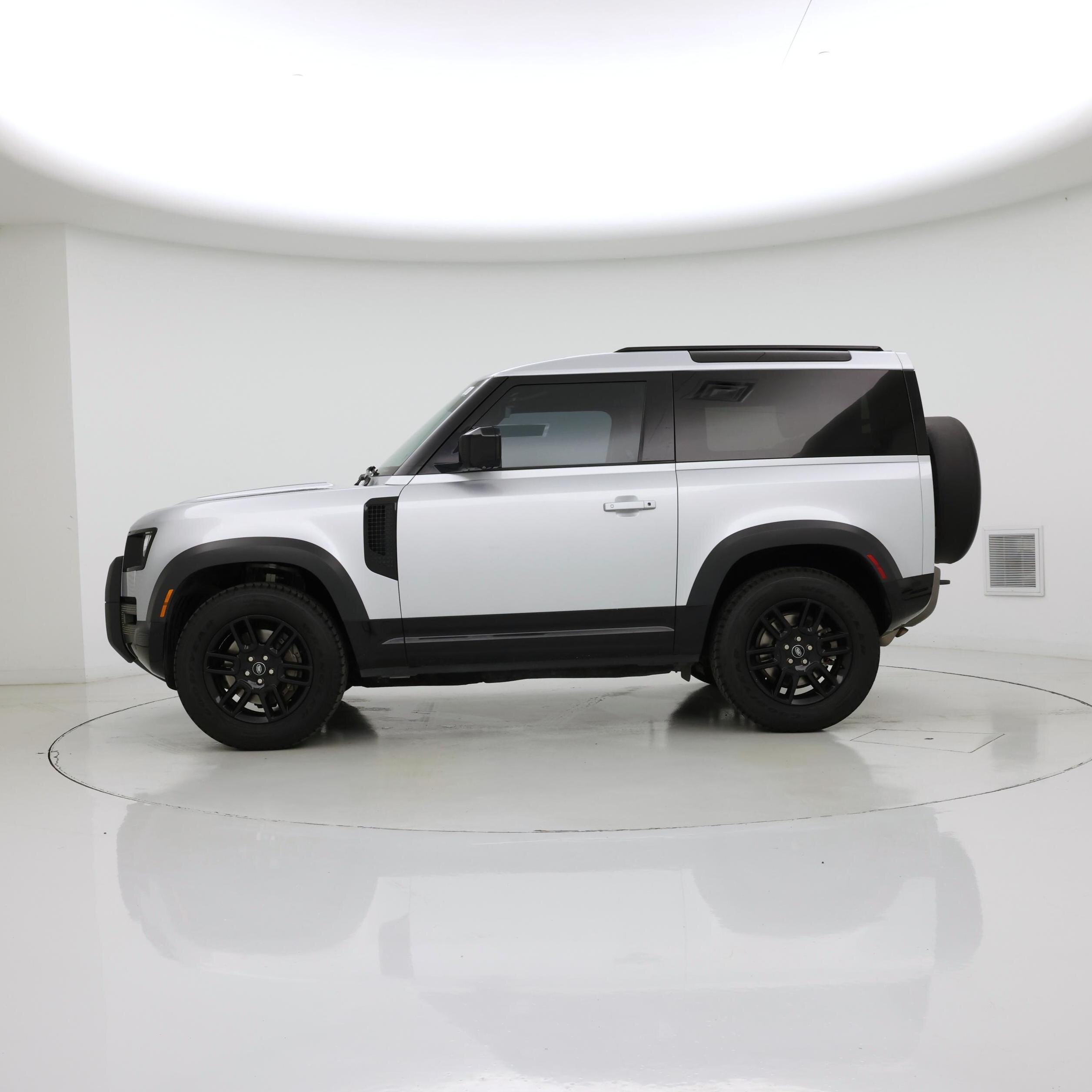 Thumbnail: 2022 Land Rover Defender - 3