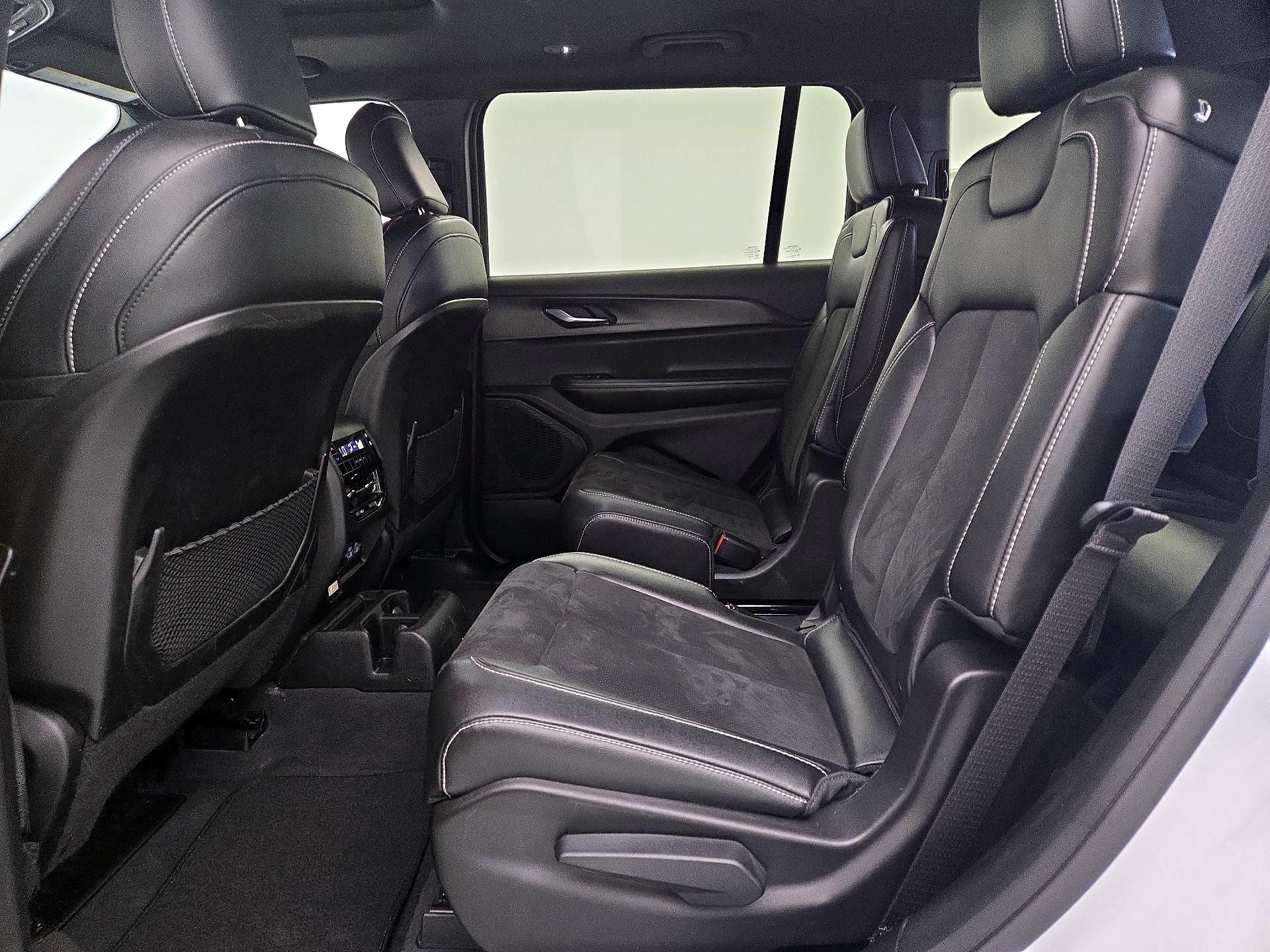 Thumbnail: 2023 Jeep Grand Cherokee - 20