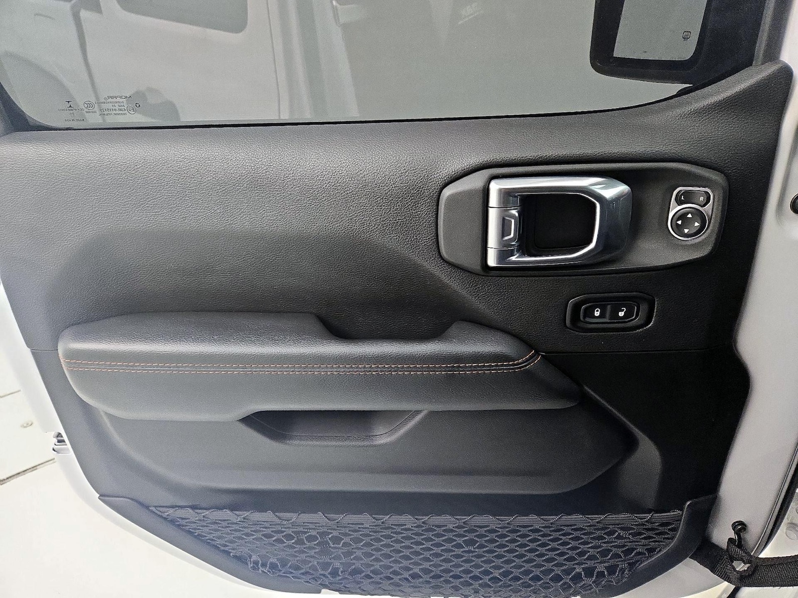 2022 Jeep Gladiator Mojave - Photo 13