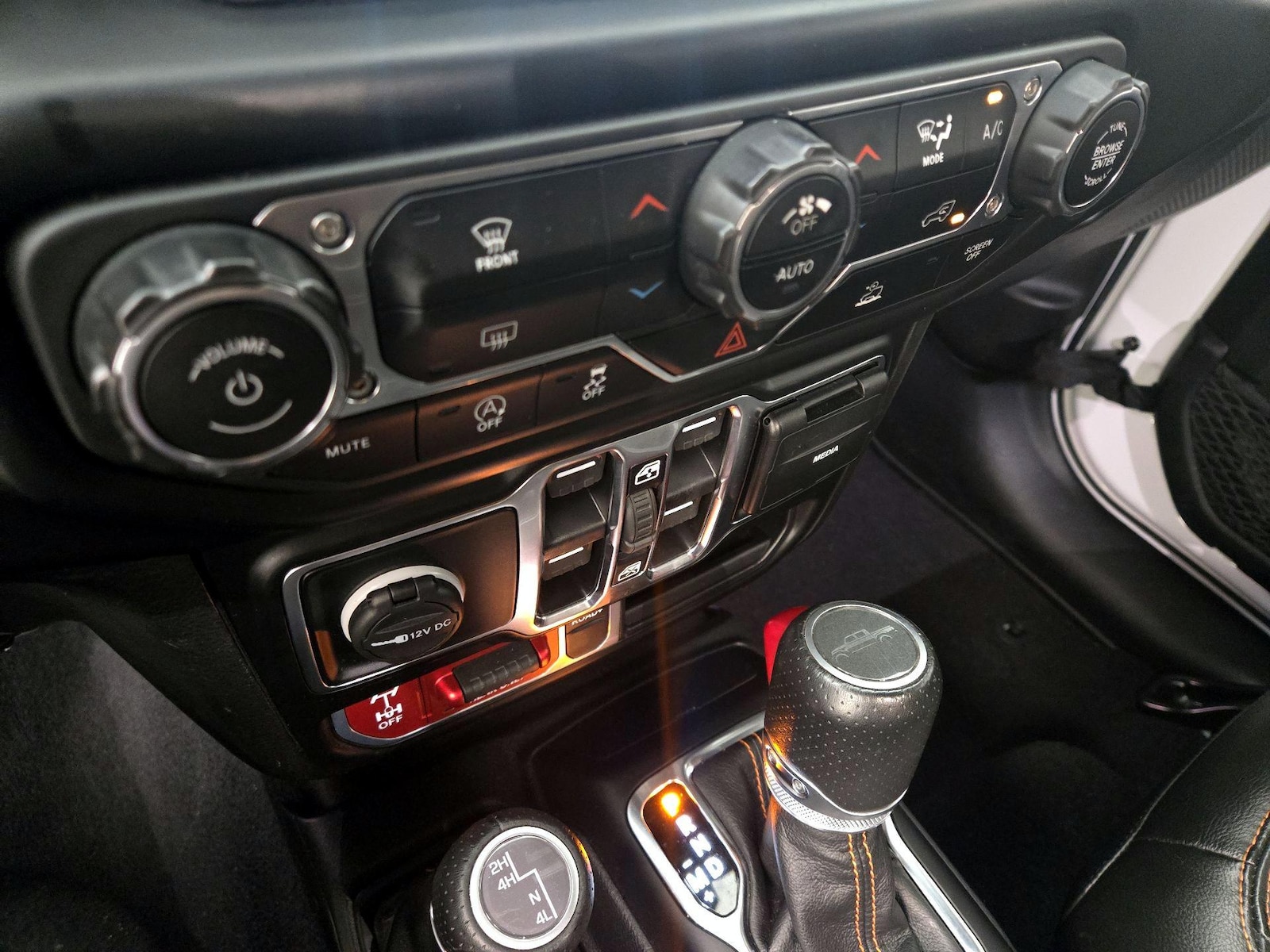 2022 Jeep Gladiator Mojave - Photo 17