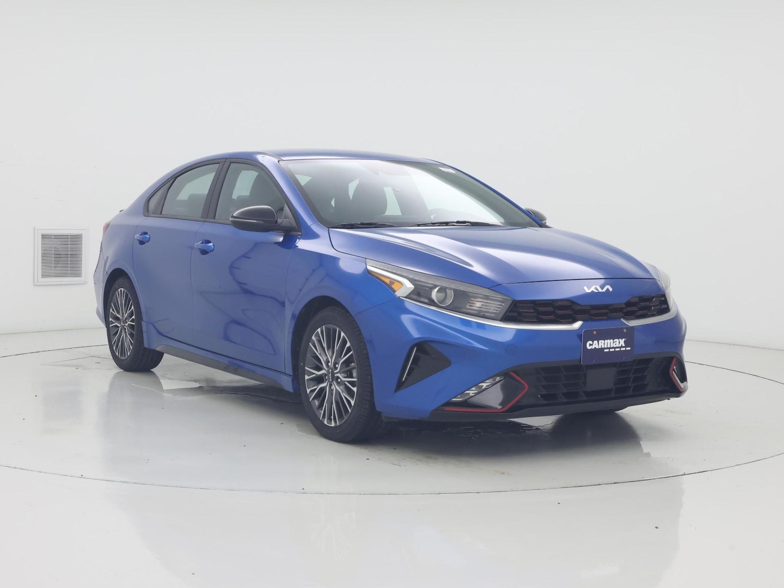 2024 Kia Forte GT-Line - Photo 2