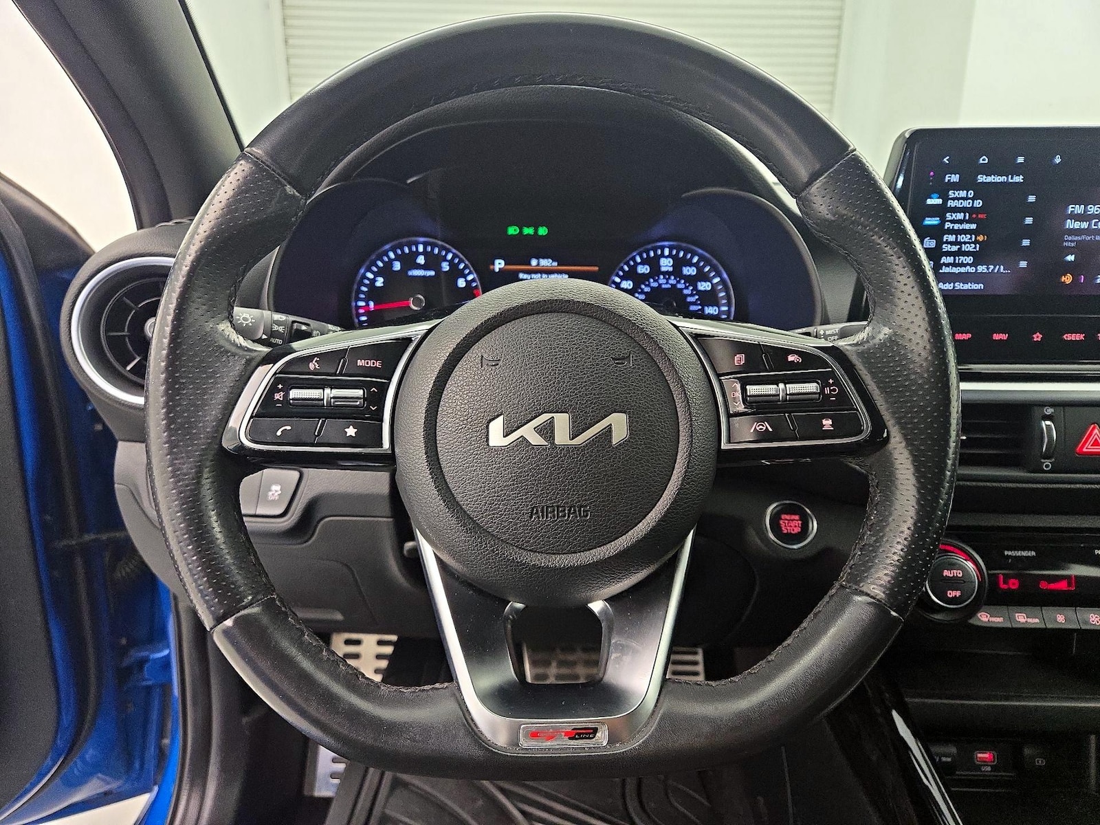 2024 Kia Forte GT-Line - Photo 11