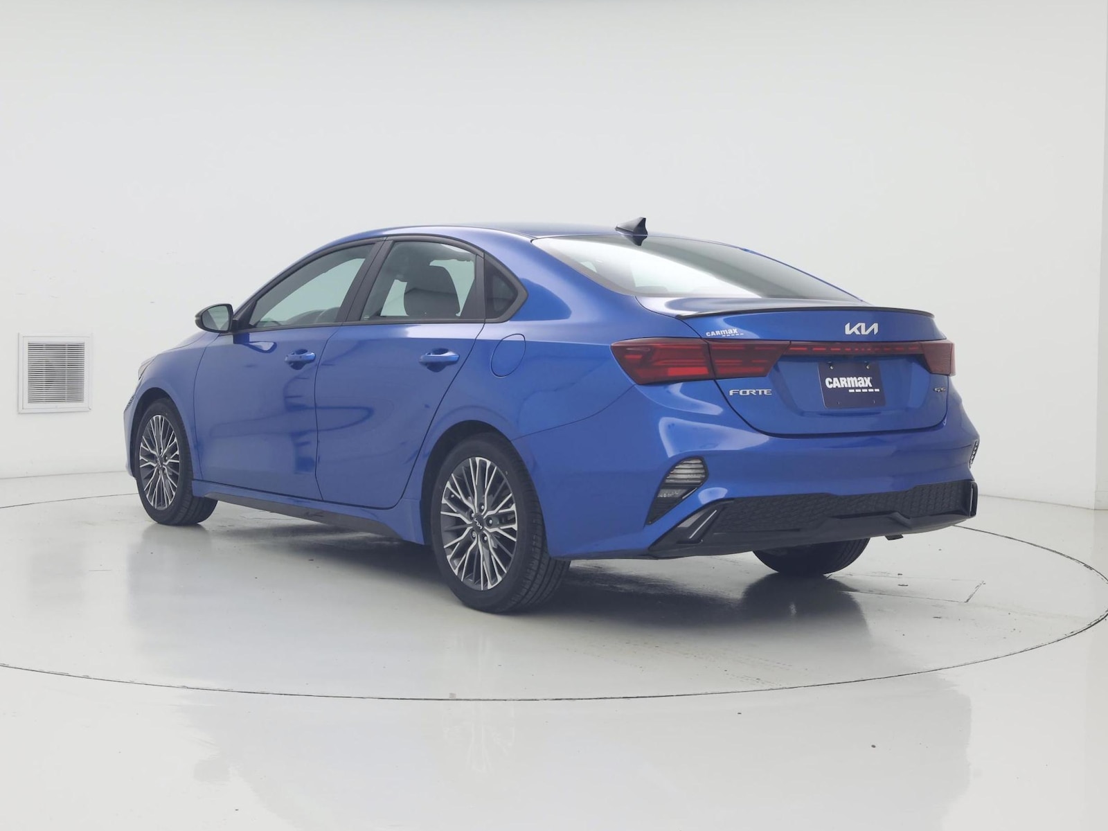 2024 Kia Forte GT-Line - Photo 3