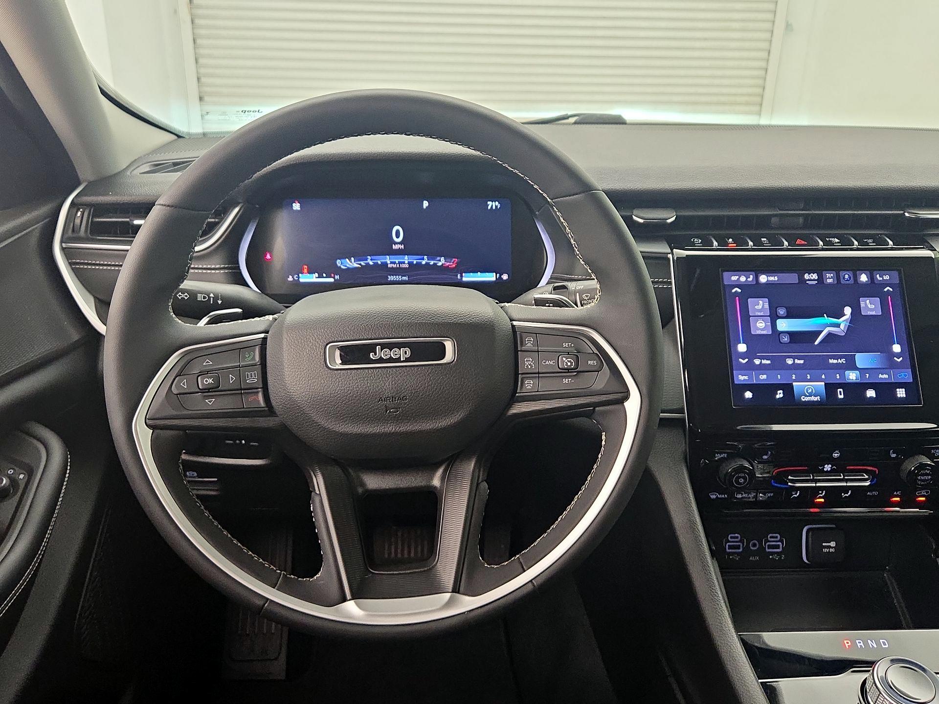 Thumbnail: 2023 Jeep Grand Cherokee - 10