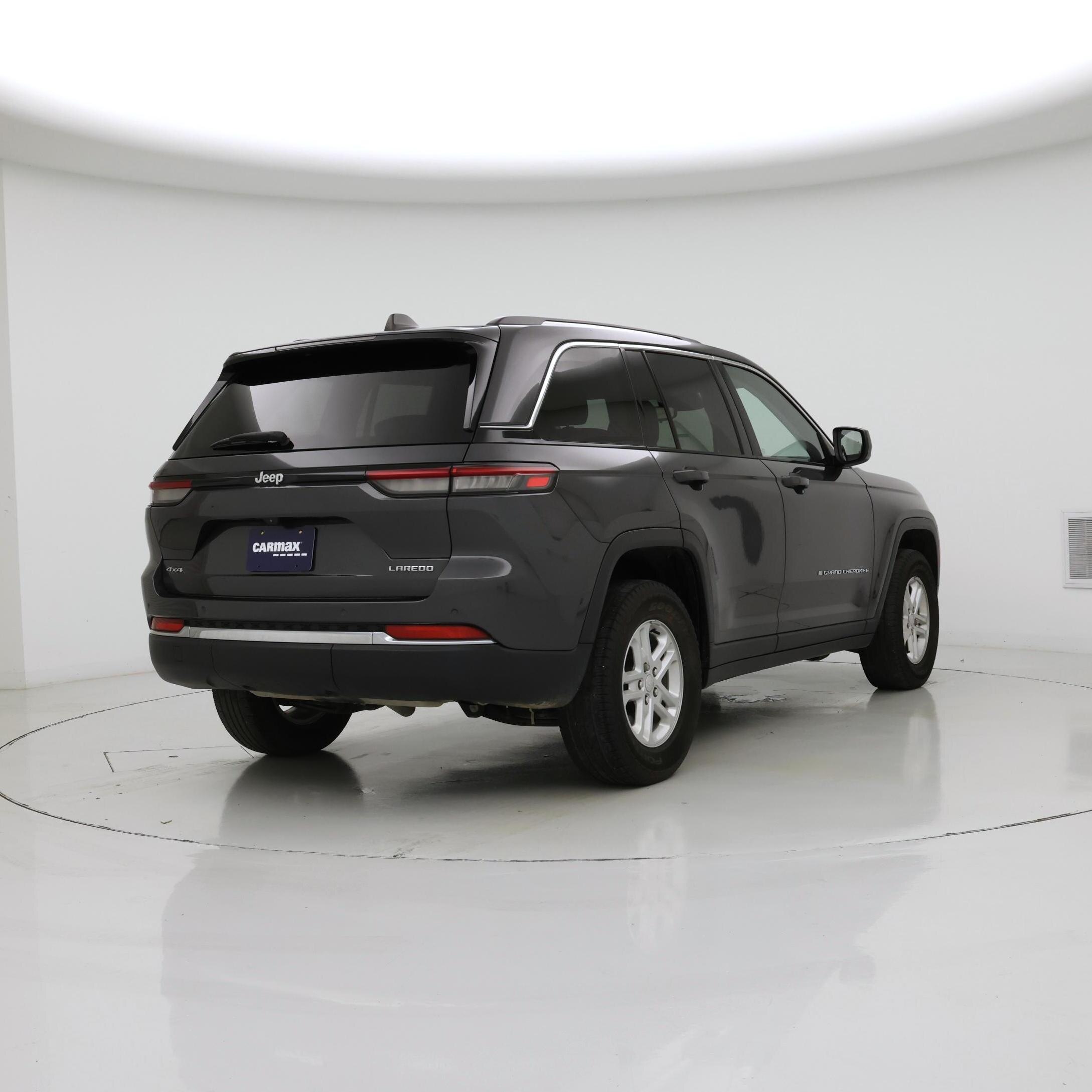 Thumbnail: 2023 Jeep Grand Cherokee - 8