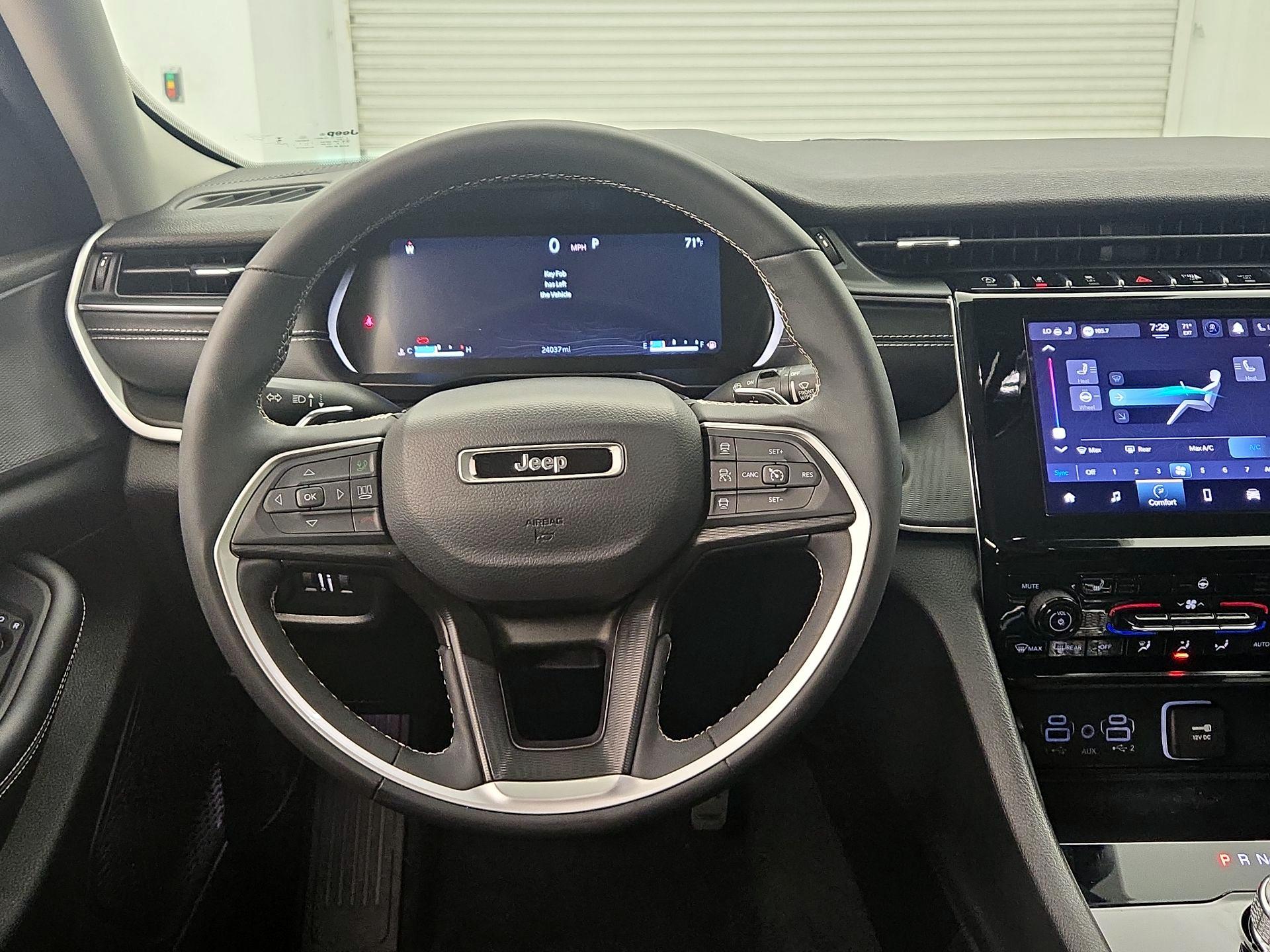 Thumbnail: 2023 Jeep Grand Cherokee - 10