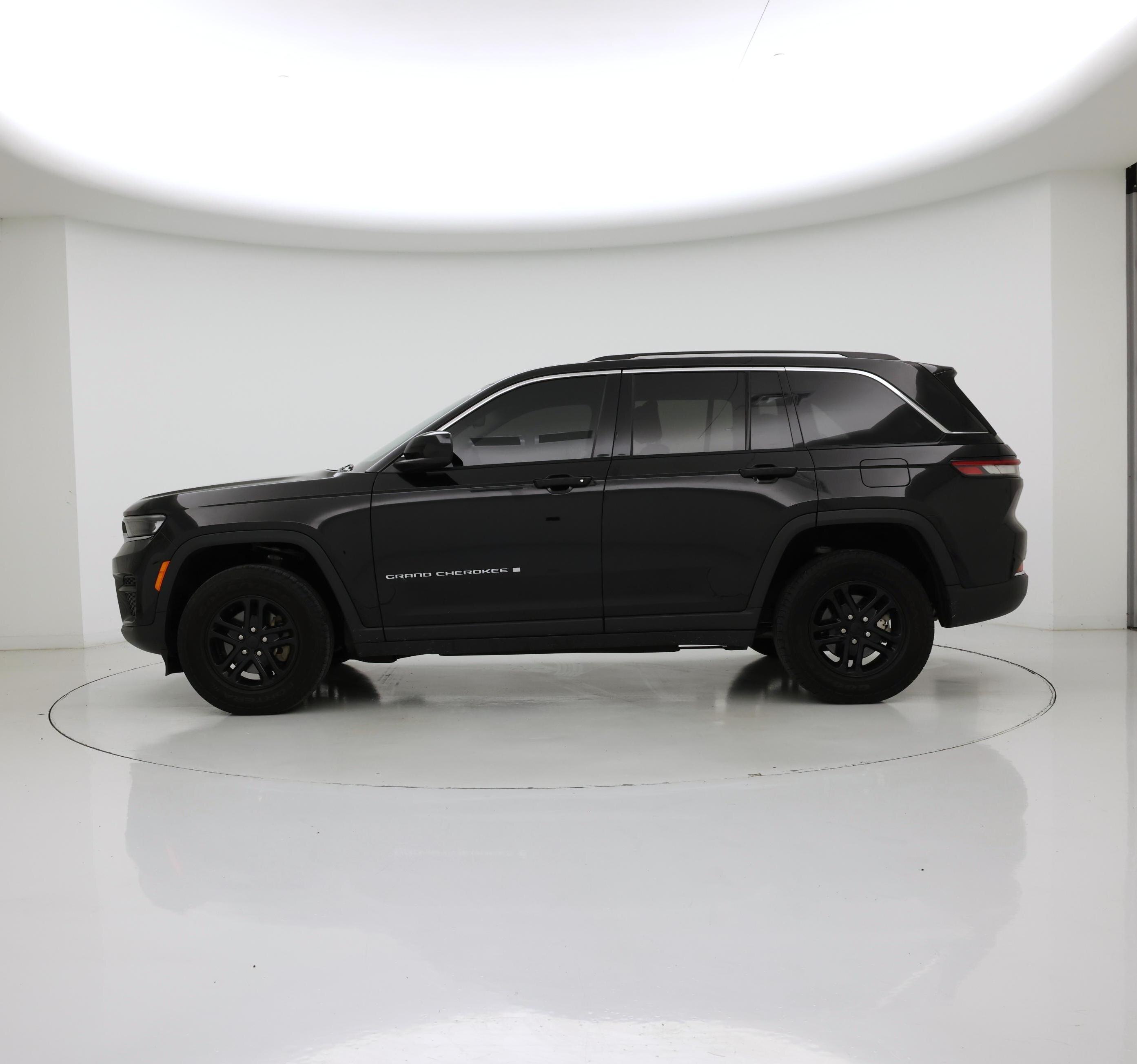 Thumbnail: 2023 Jeep Grand Cherokee - 3