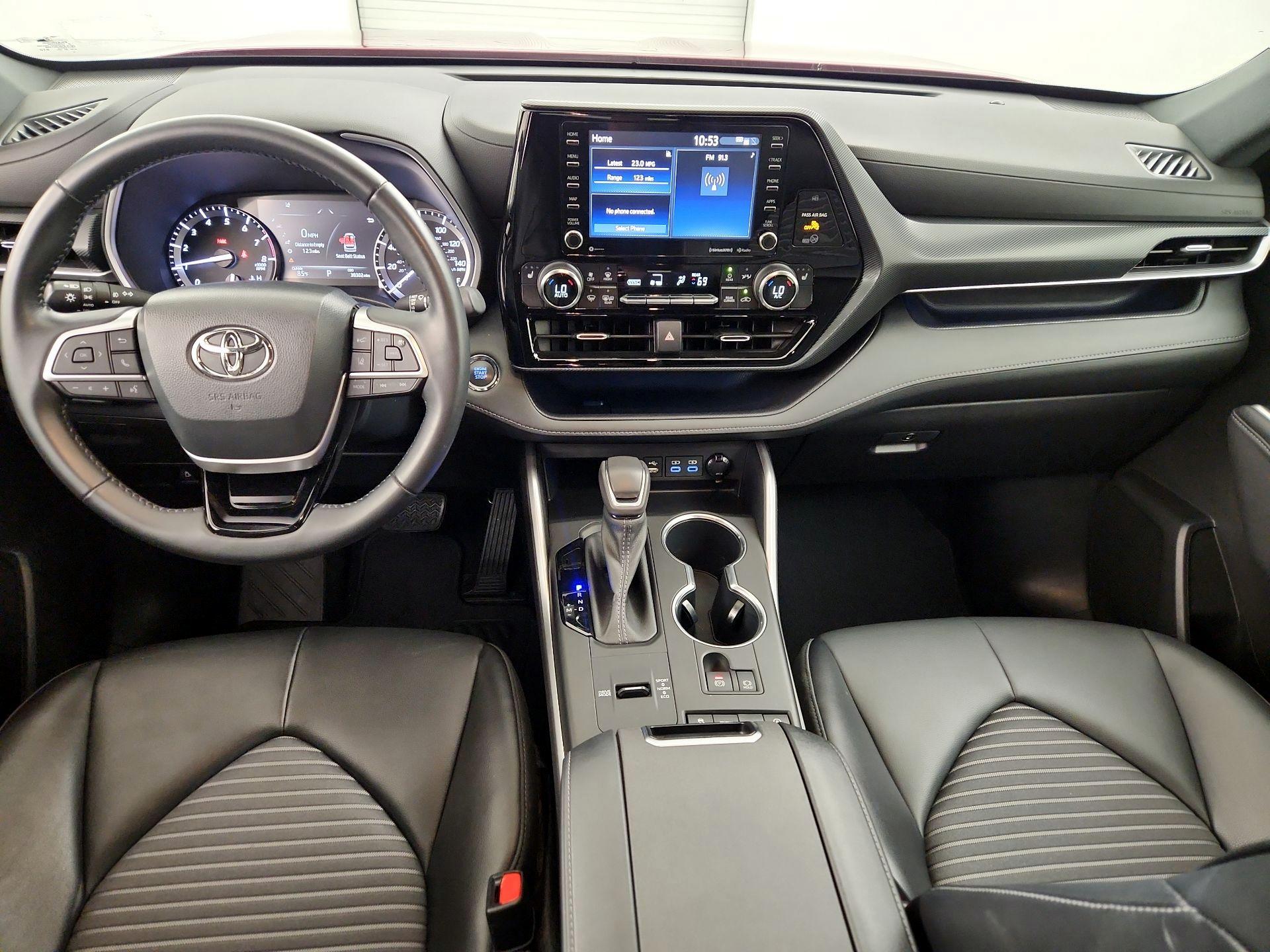 Thumbnail: 2022 Toyota Highlander - 9