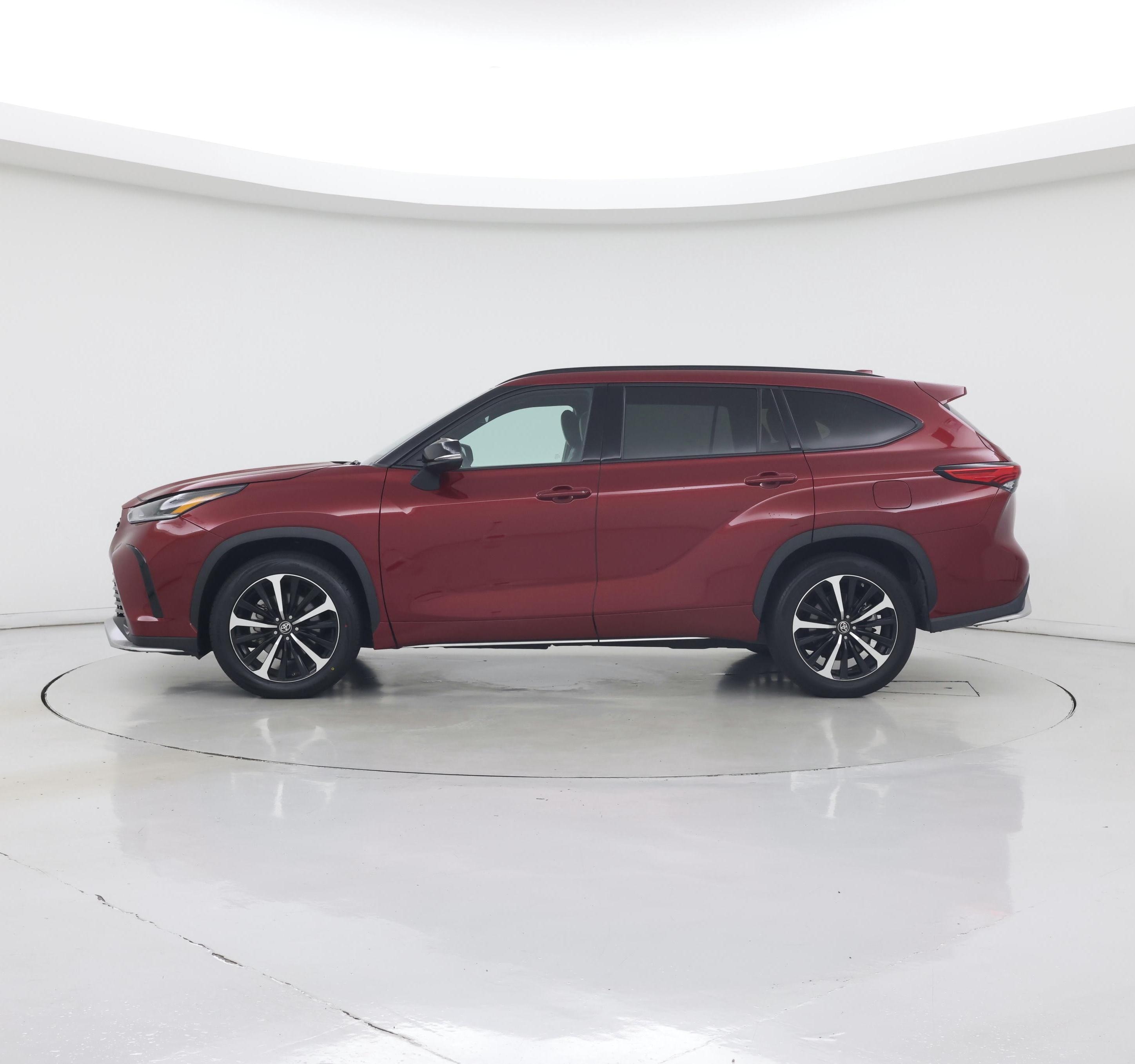 Thumbnail: 2022 Toyota Highlander - 3